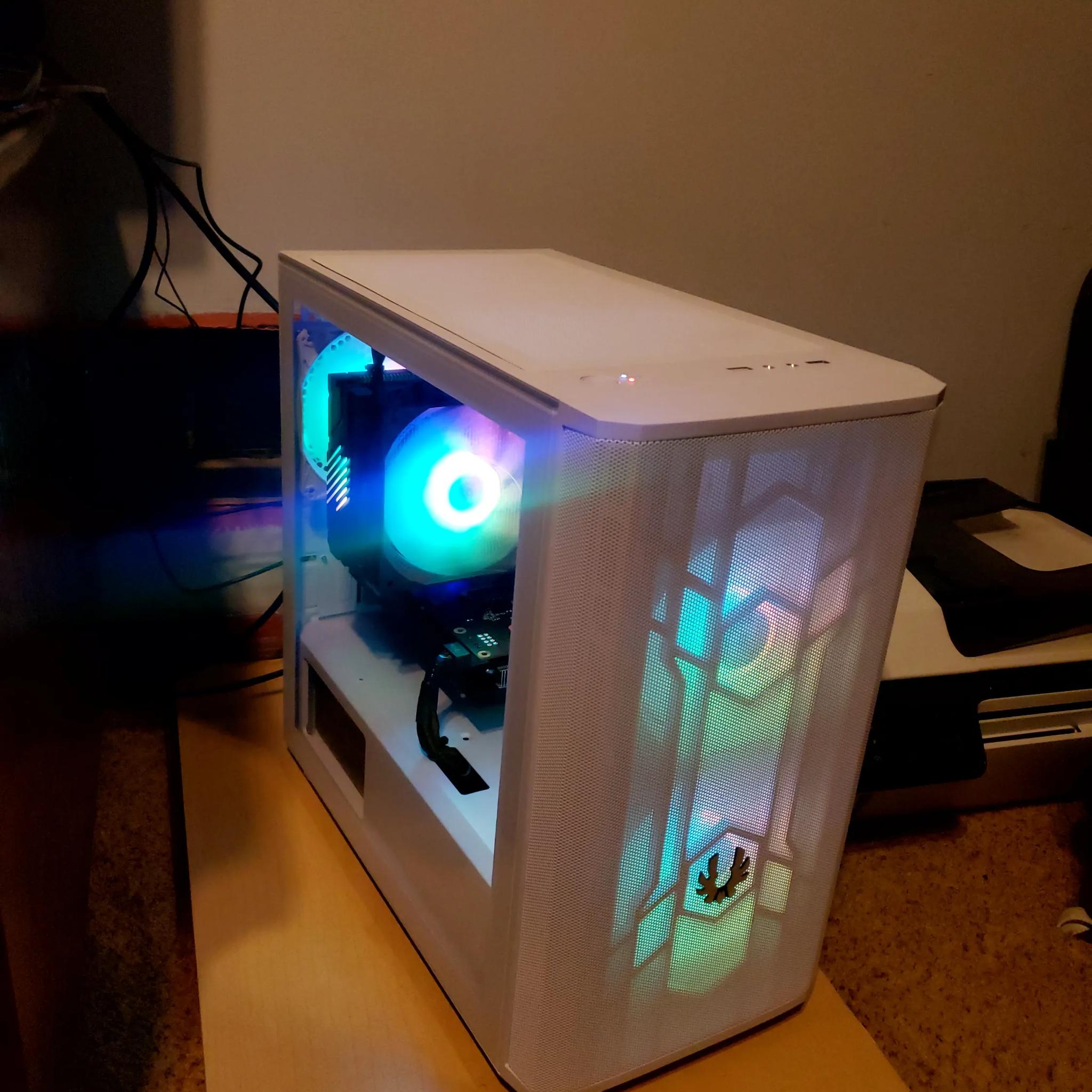Xeon CPU RX6600 Windows 11 Gaming PC