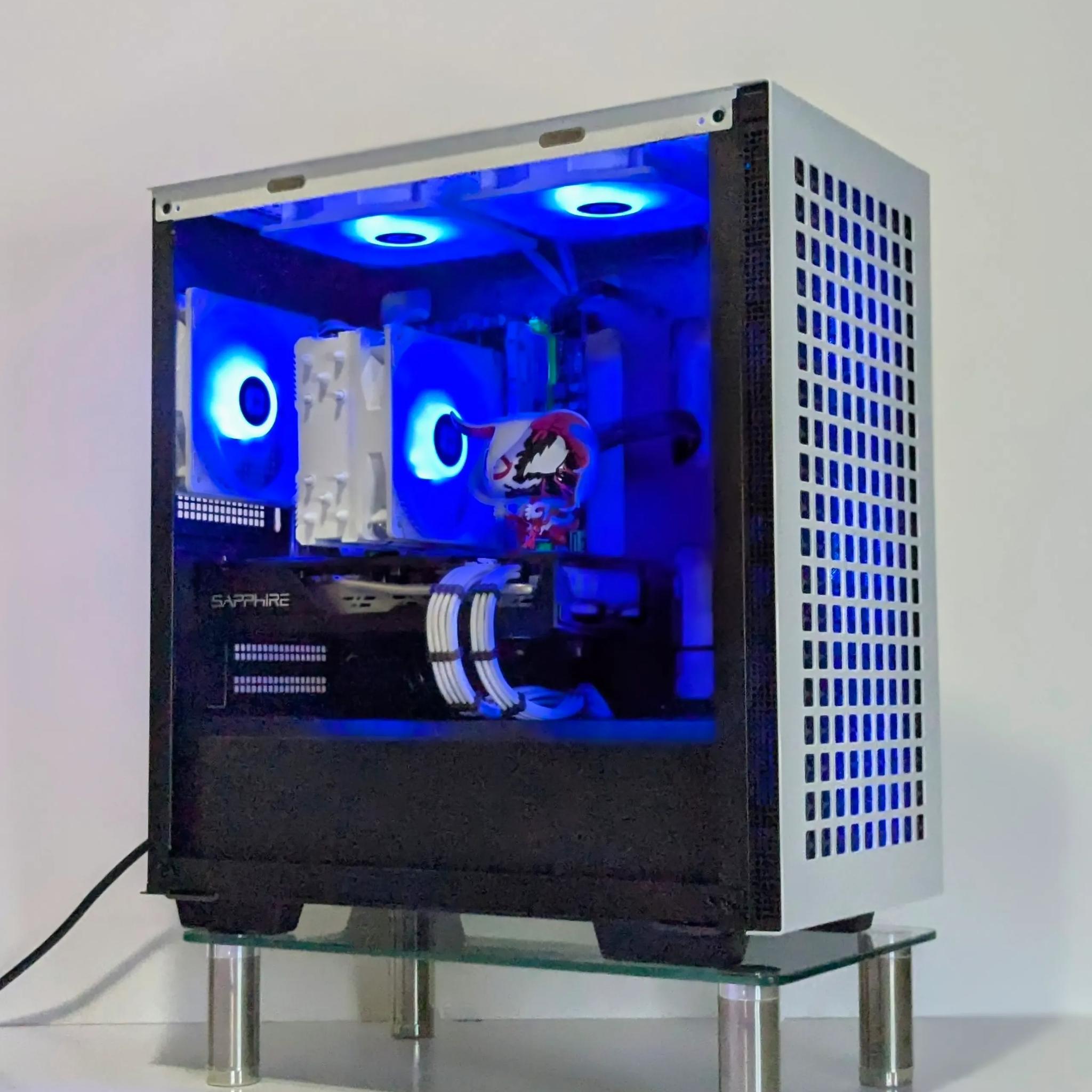 ⚪White Xeon🔥1080p Gaming PC⚪RX 5700XT⚪Intel E5-2680v3(12-c/24-t)⚪16GB DDR4⚪1TB NVMe SSD⚪️Windows 10