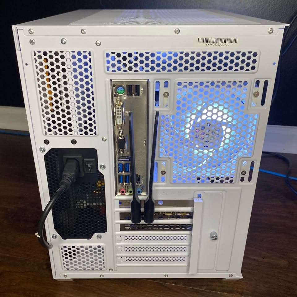 White Gaming PC (GTX 1660 TI 6GB + AMD Ryzen 5 3600 + 16GB DDR4 + HDD + SSD)