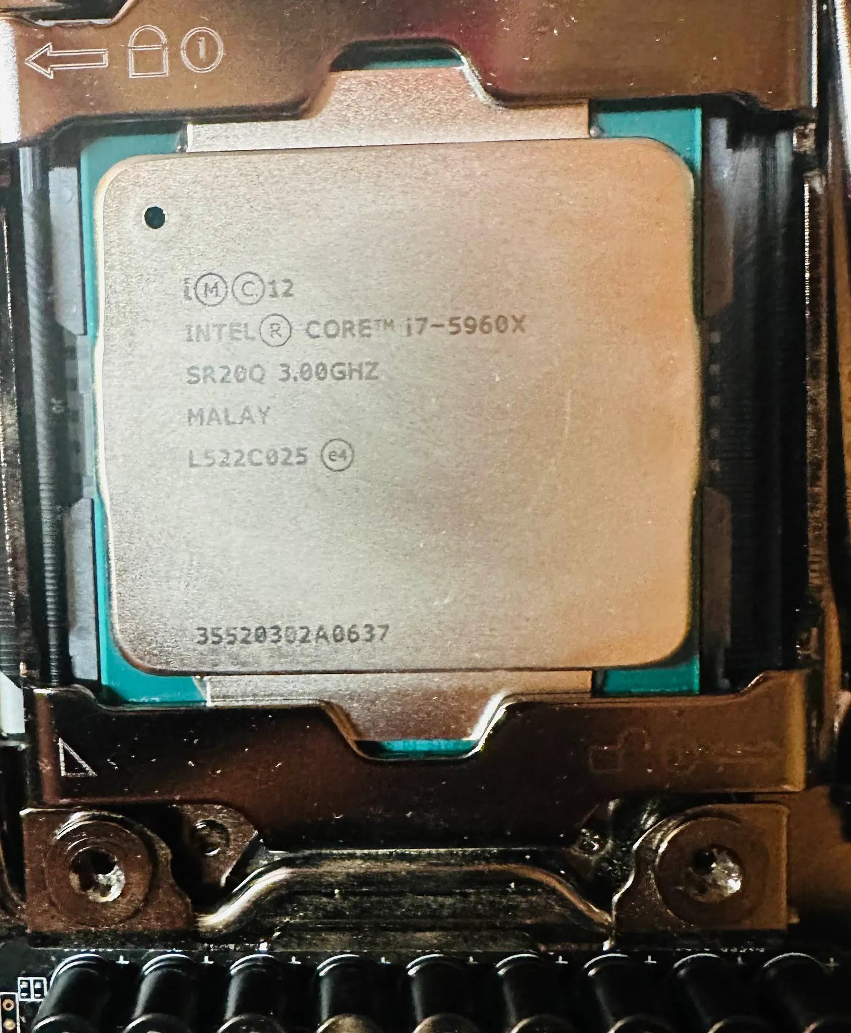 (COMBO) Gigabyte X99-UD4 + Crucial 64GB RDIMM + Intel 600P NVMe 512GB
