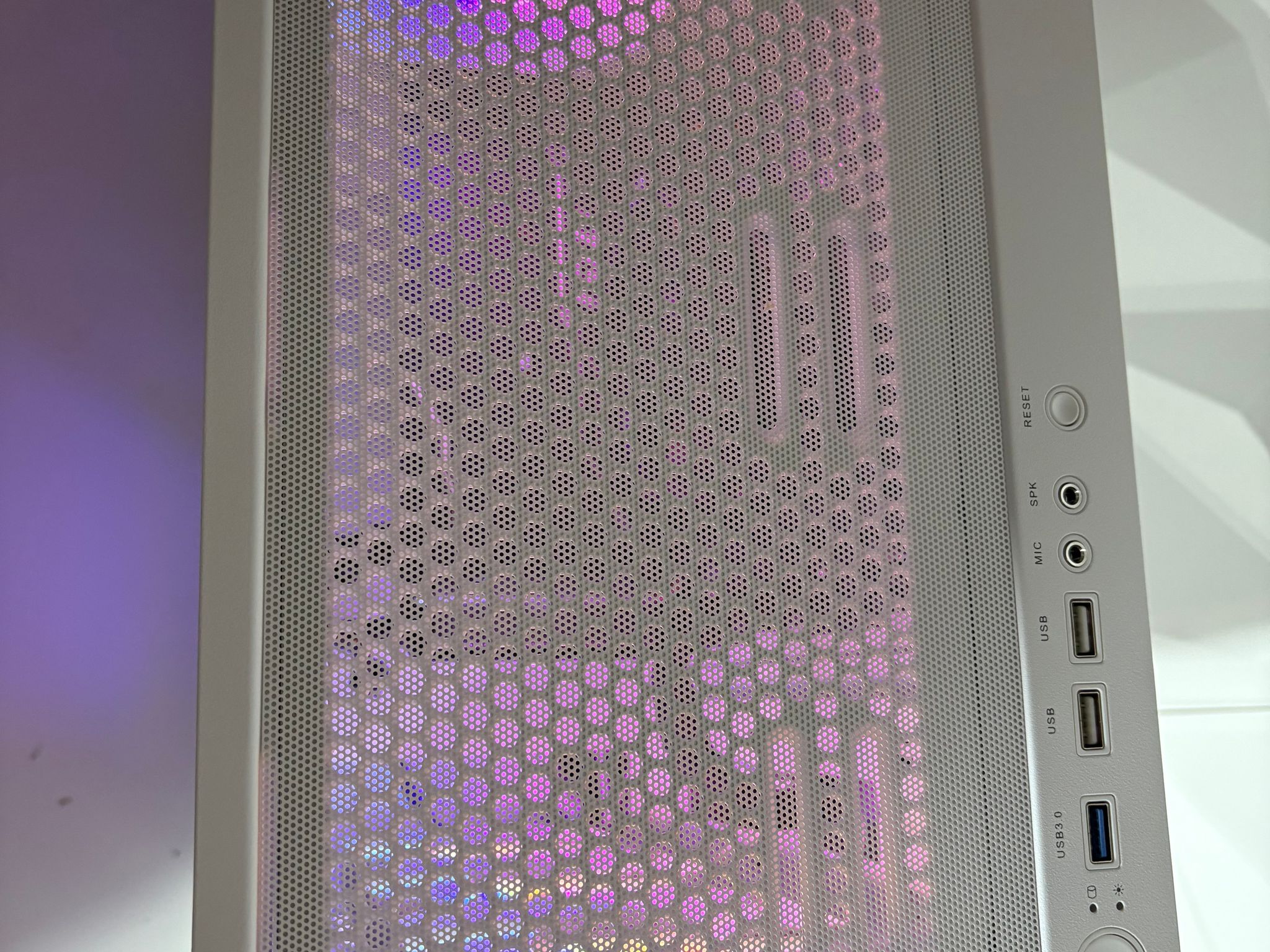 //Frost Gaming PC// - Ryzen 7 2700X, RTX 2060, 16GB Ram, 1TB SSD