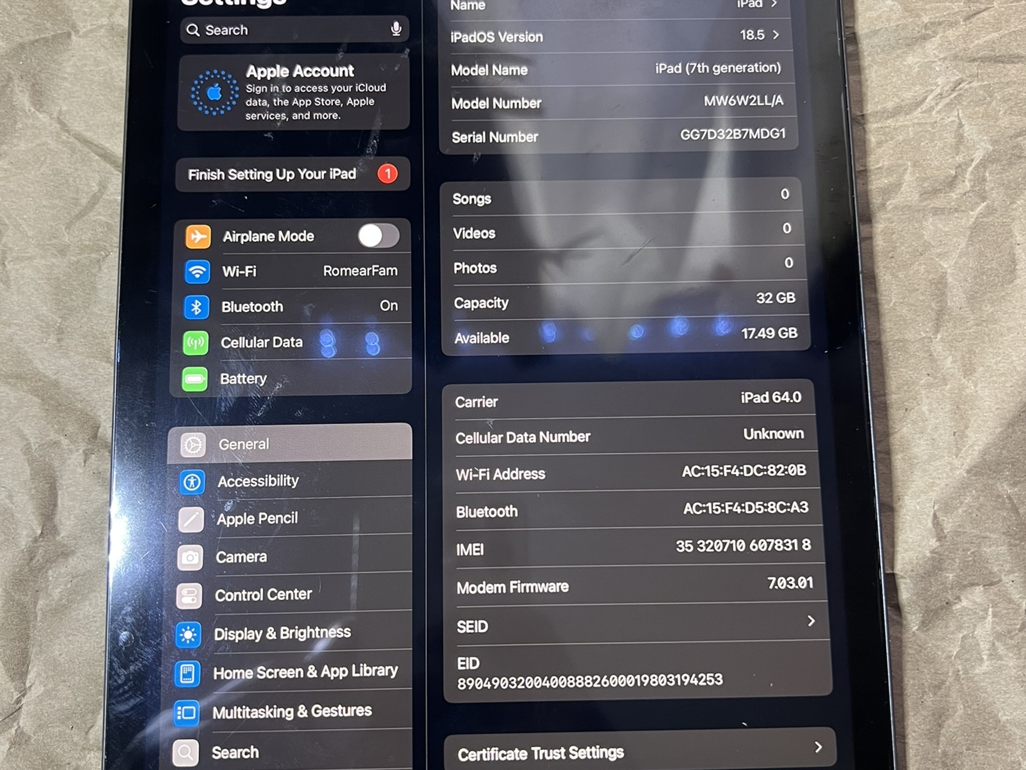 Apple iPad 7th Gen – Wi-Fi + Cellular – 32GB – Space Gray