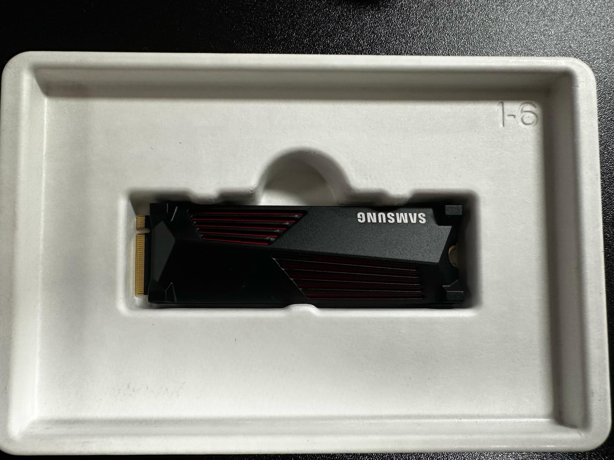 SSD 990 PRO with Heatsink