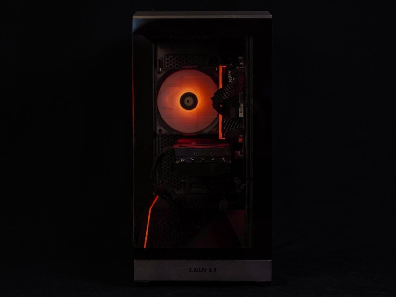 EXT View 70X Pro - Ryzen 7 8700F, RTX 5070 12GB, 16GB DDR5 Ram, 1TB SSD