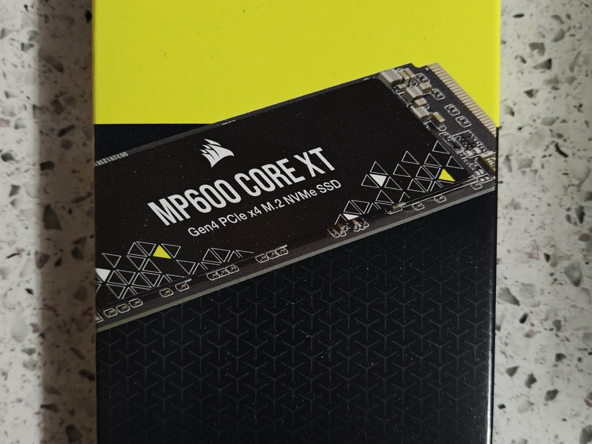 Corsair MP600 CORE XT M.2 2280 1TB PCI-Express 4.0 x4 3D QLC Internal (SSD) CSSD-F1000GBMP600CXTR2
