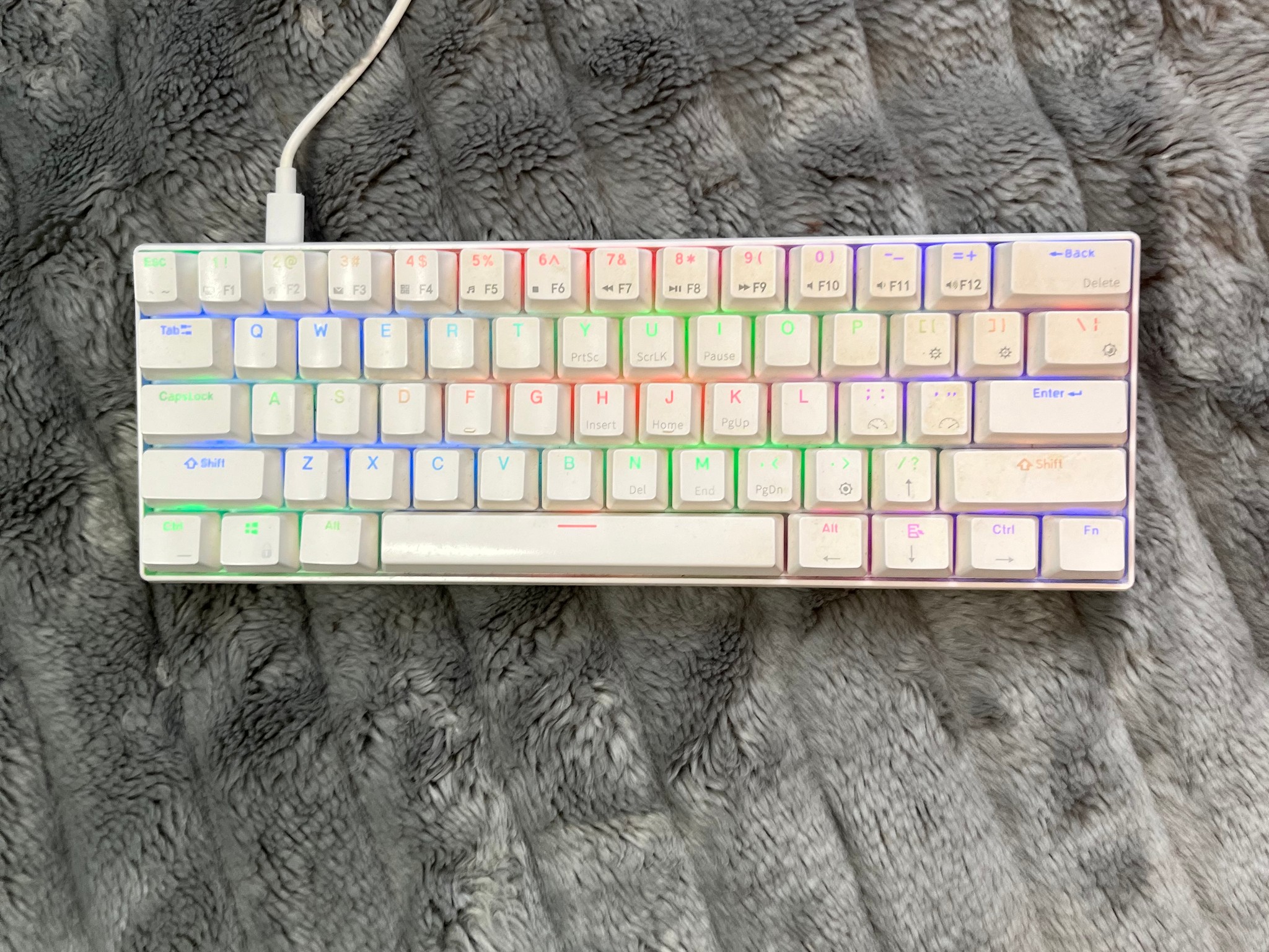 RK Royal Kludge RK61 60% Mechanical Keyboard – RGB – Blue Switch – Hot-Swappable – White (Wired)