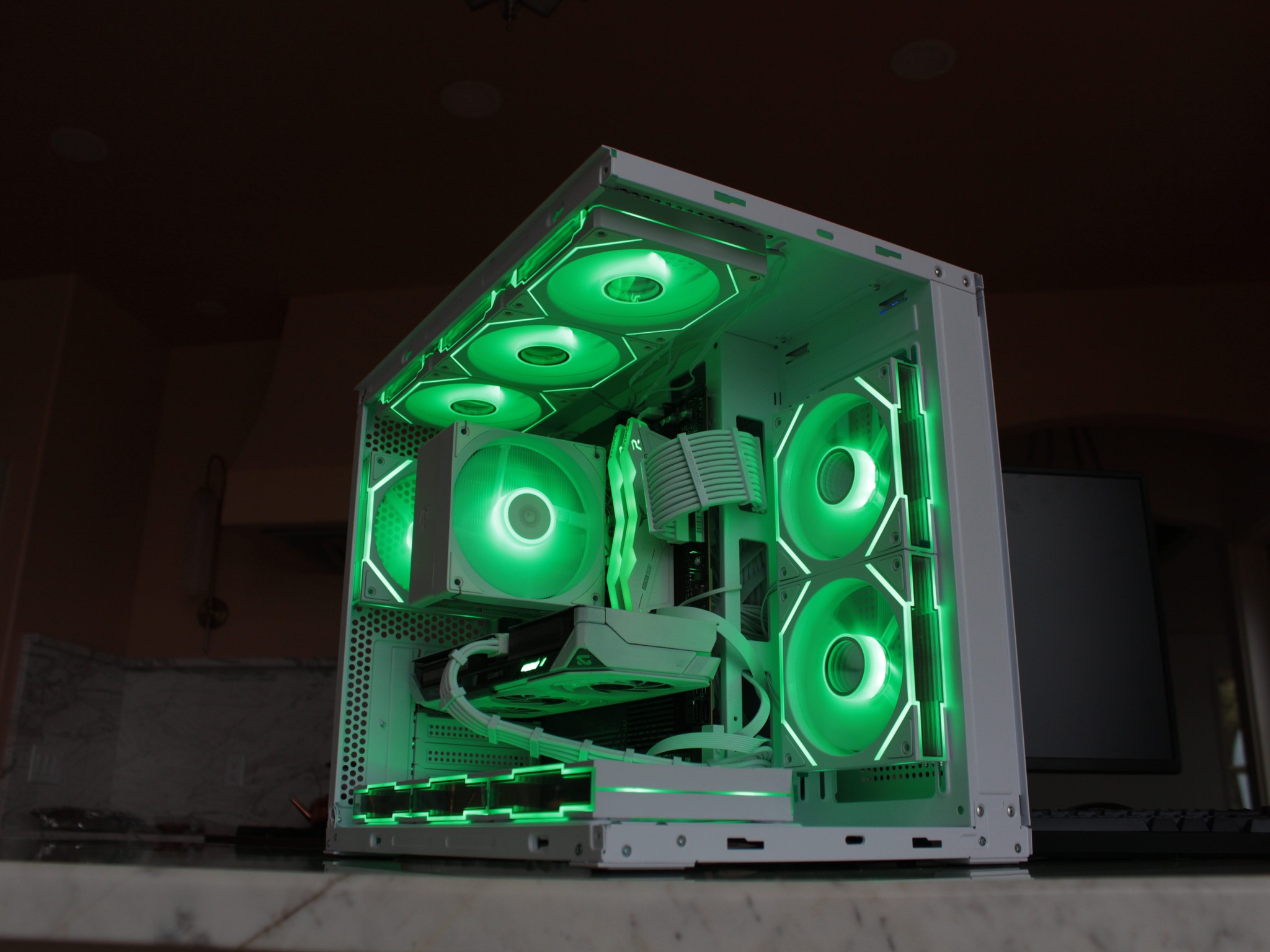 1440p Destroyer 9060xt 16gb/7700x/32gb Ram/2tb SSd