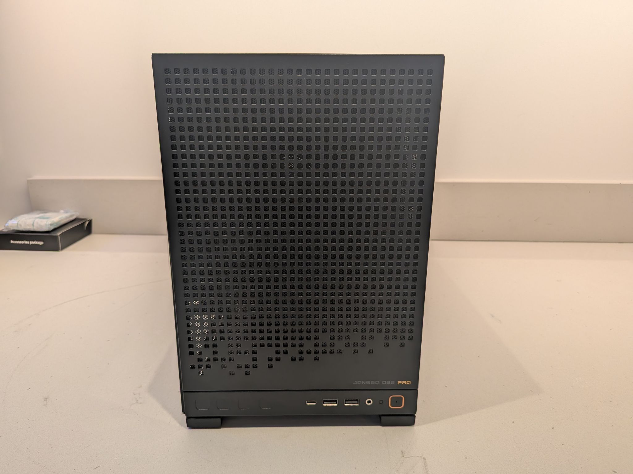 4K Tuxedo - RTX 5070 Ti, Ryzen 7 7800X3D, 32 GB DDR5, 2 TB Gen 5 NVME, Liquid Cooled, RGB