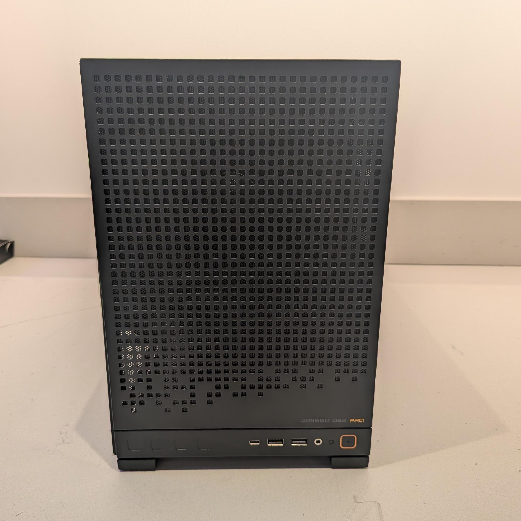 4K Tuxedo - RTX 5070 Ti, Ryzen 7 7800X3D, 32 GB DDR5, 2 TB Gen 5 NVME, Liquid Cooled, RGB