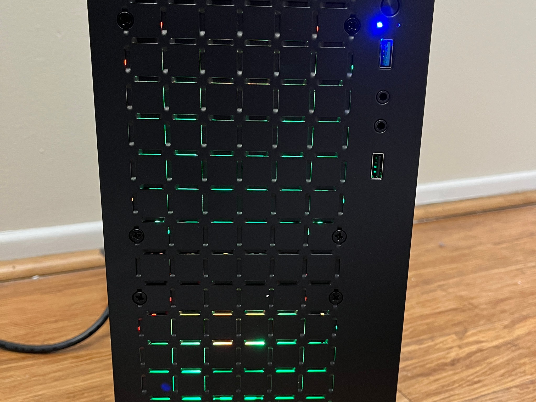 NVIDIA RTX 2060, Intel Core i5-7500, 12GB DDR4 RAM, 870 GB Storage - Small Gaming PC