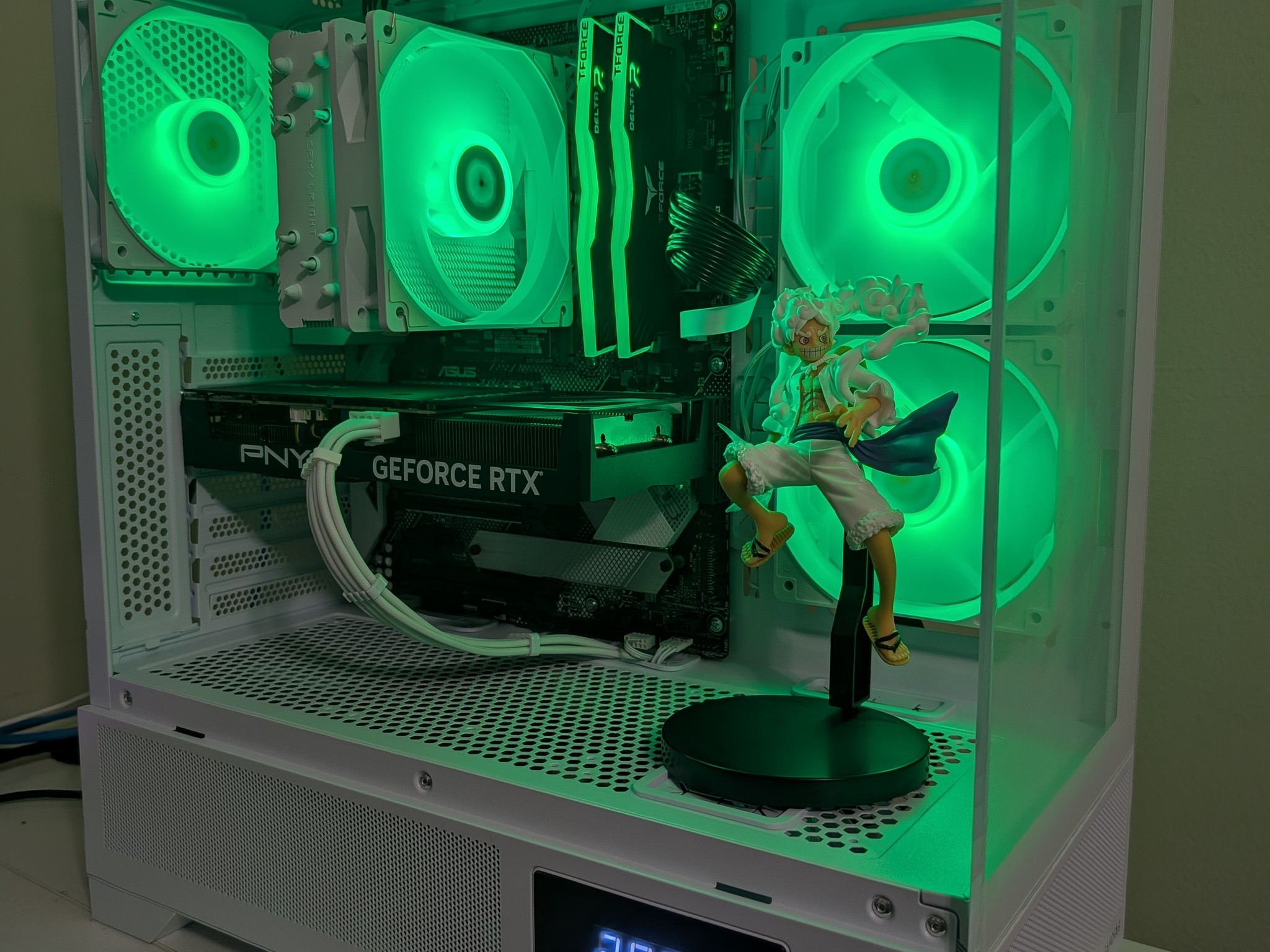 I7 9700k / RTX 4060 Ti / 32GB RAM / 1tb SSD Nvme