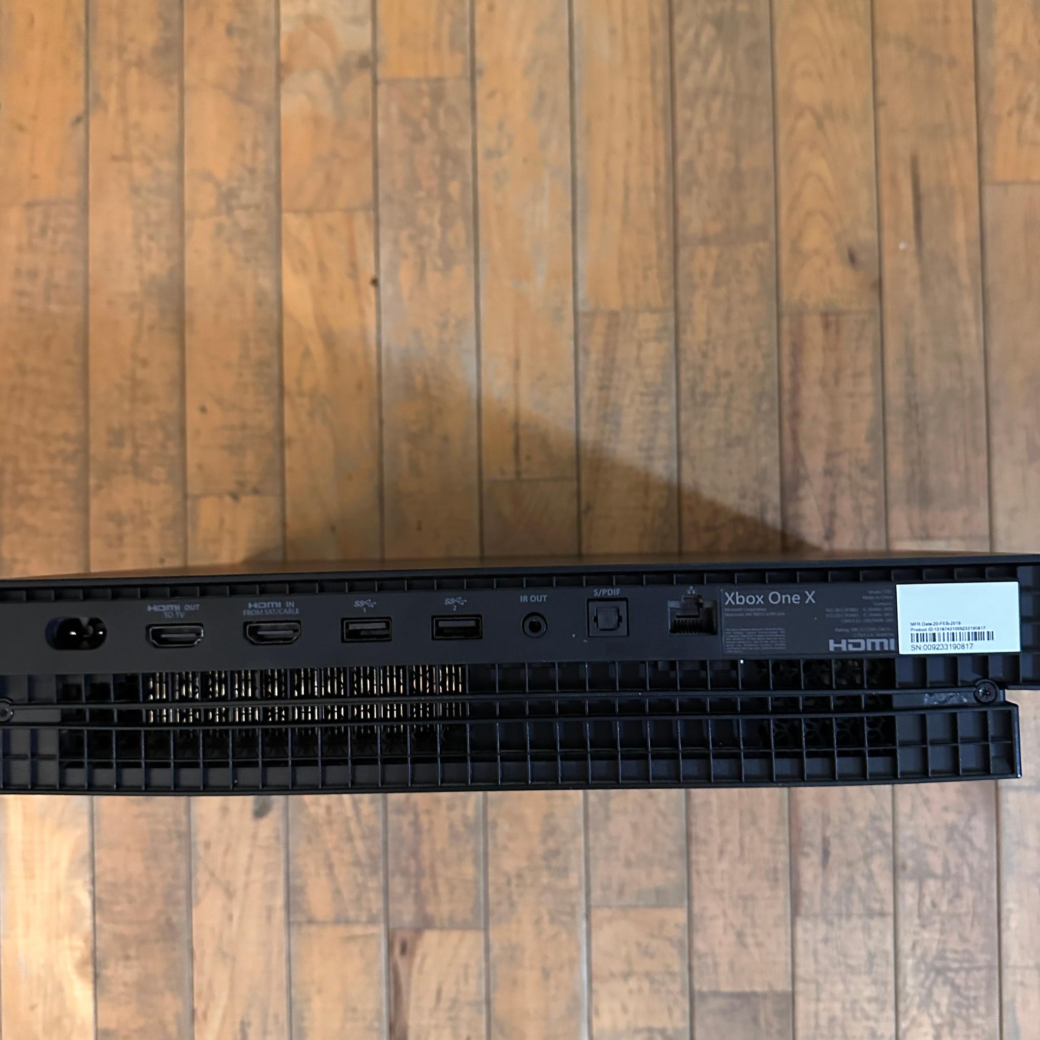 Xbox One x Black 1tb