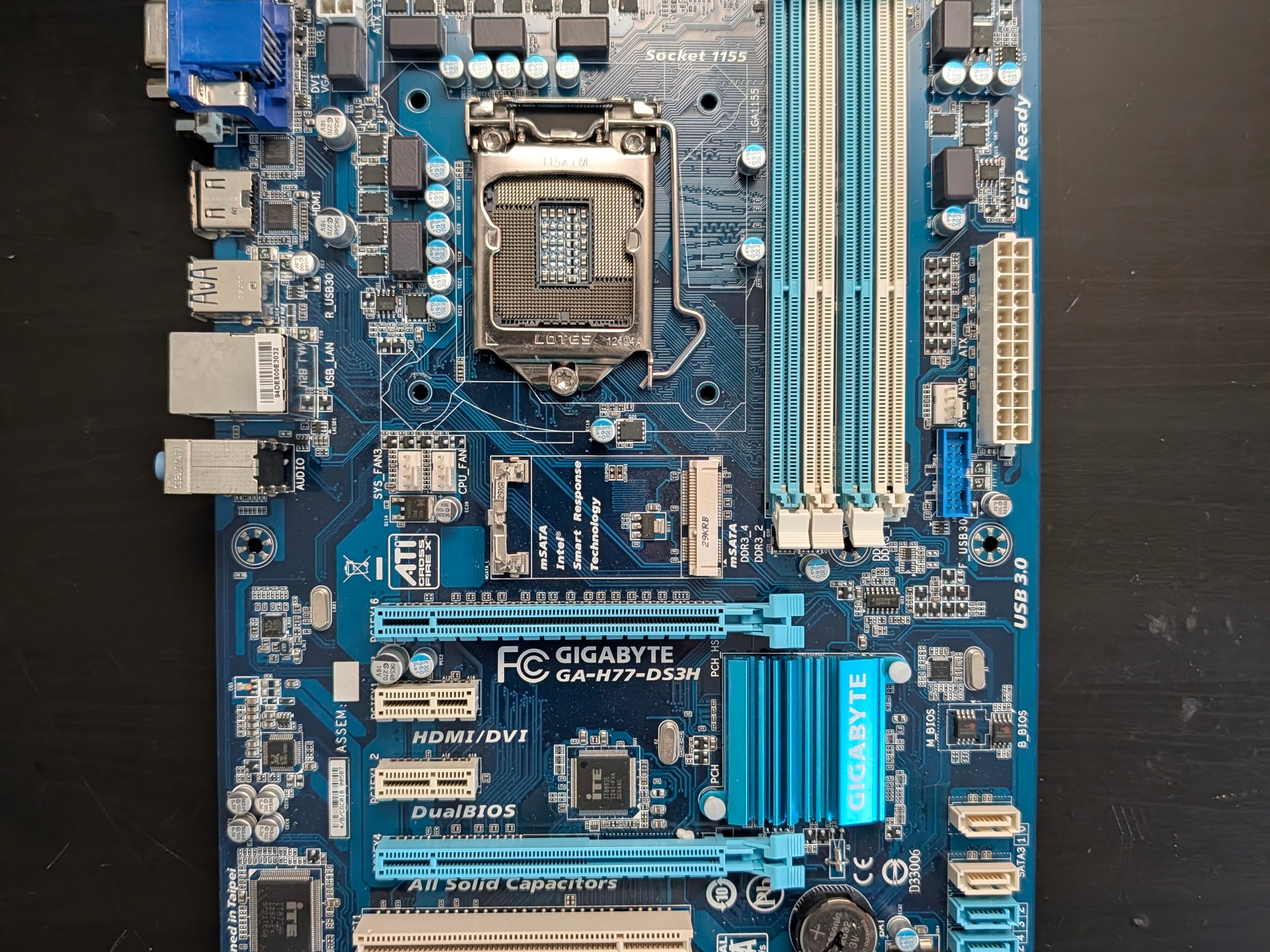 Gigabyte GA-H77-DS3H LGA1155 H77 Motherboard ATX VGA DDR3 Untested No IO Shield
