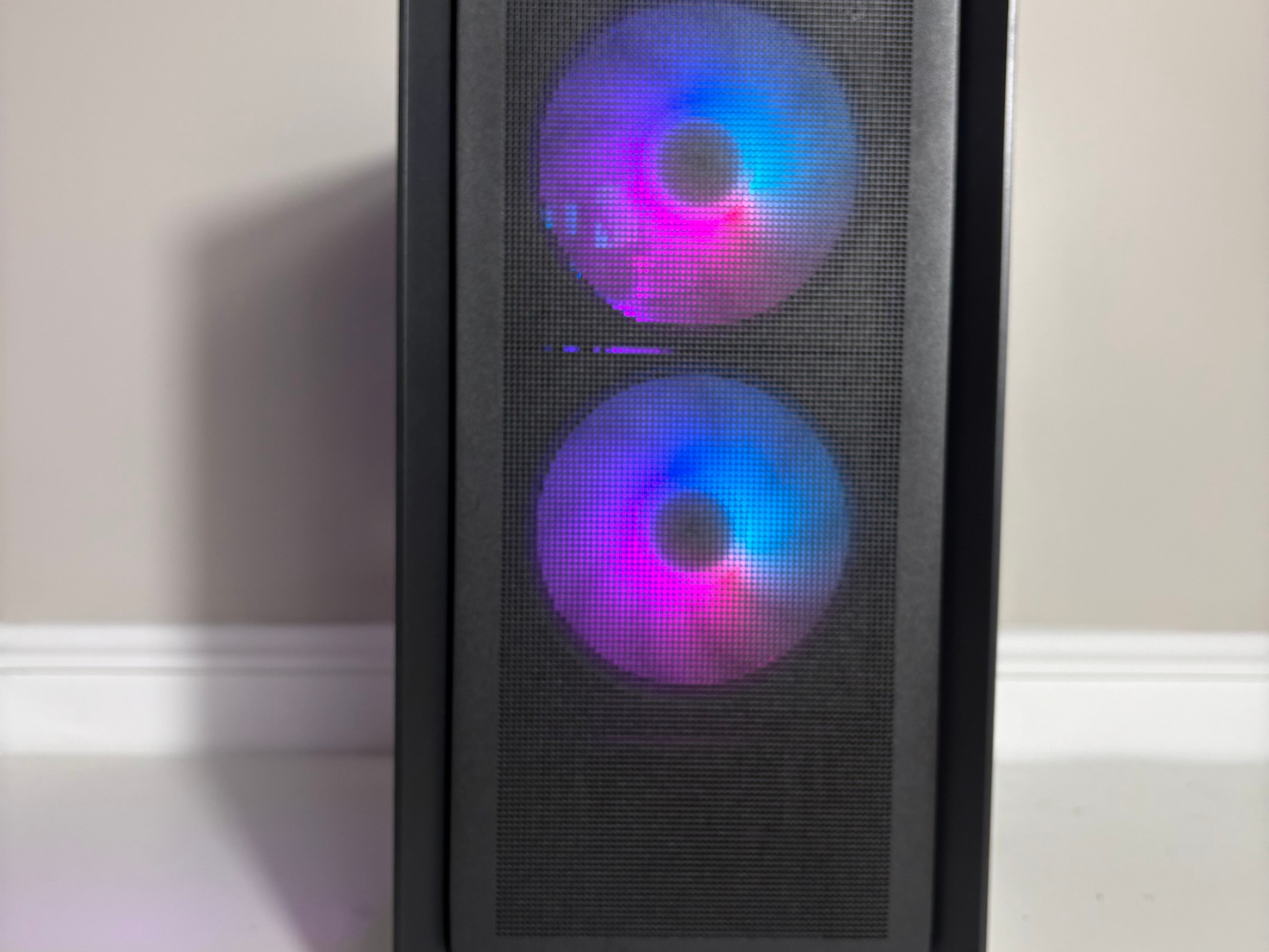 Crimson Valley (V4) Gaming PC - AMD Ryzen 7 2700, RTX 3050, 16GB DDR4, 512GB SSD