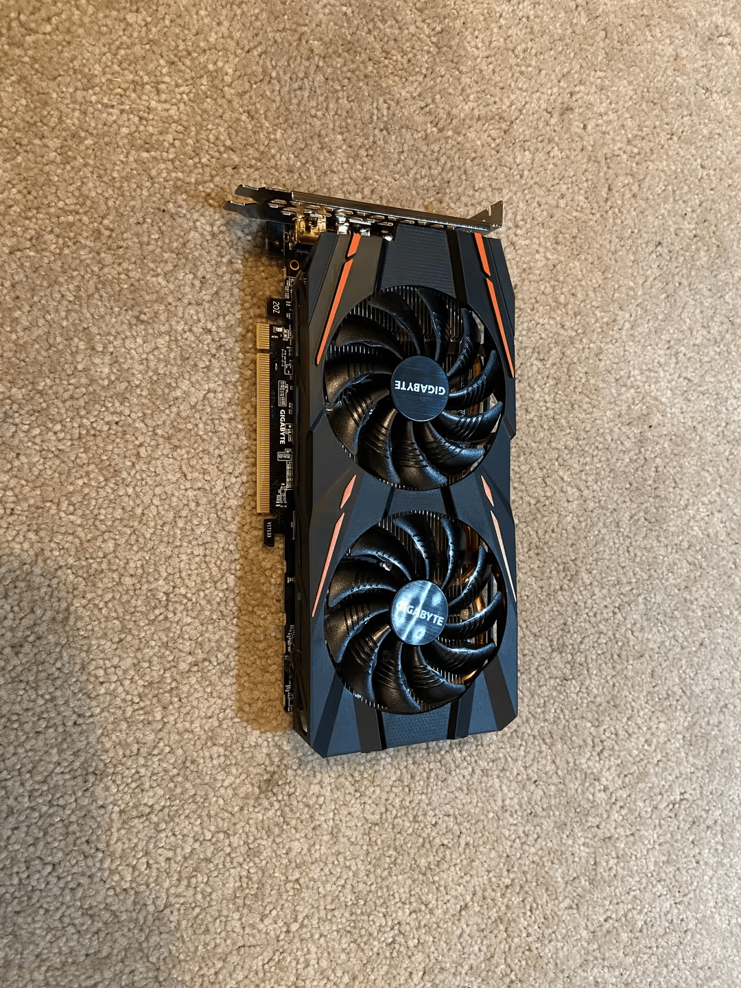 Gigabyte Radeon RX 570 8 GB - Clean and No Mining