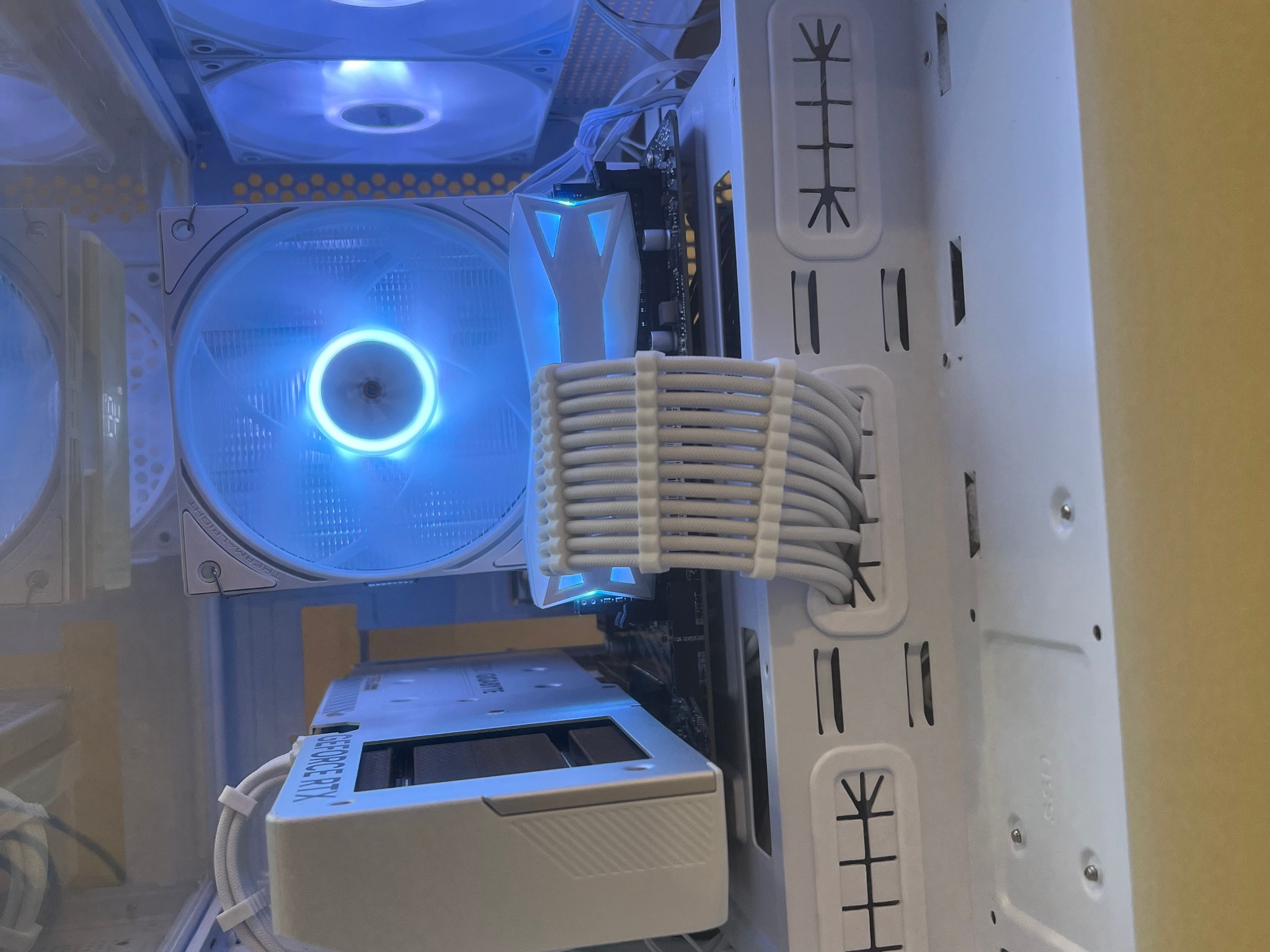 Copy of ⚪RTX 4060⚪ | Ryzen 5 3600 | 16gb DDR4-3200 RAM | 1tb Storage | Windows 11 | 1080p Gaming PC