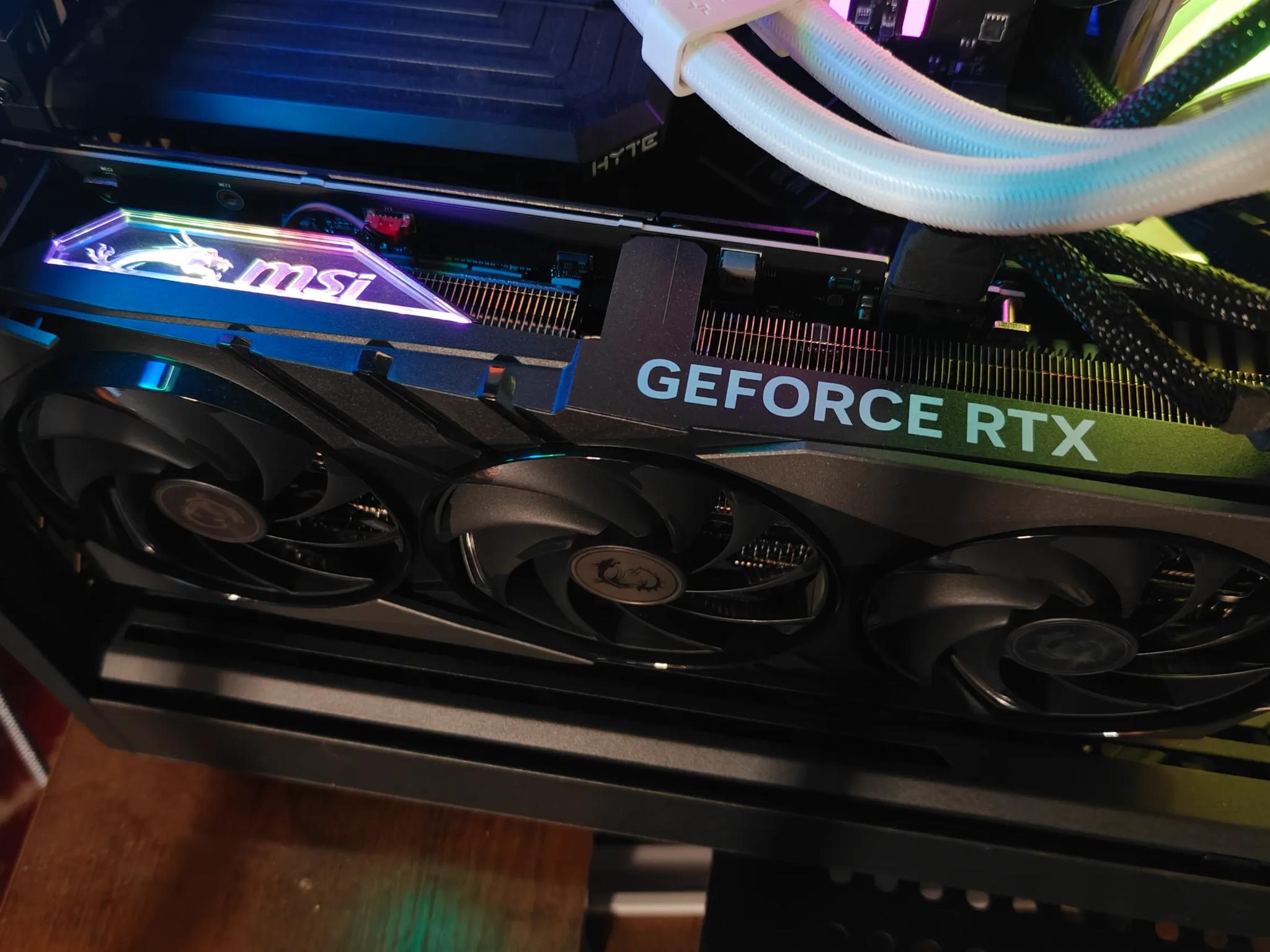 MSI - NVIDIA GeForce RTX 4090 GAMING SLIM 24G - 24GB DDR6X PCI Express 4.0