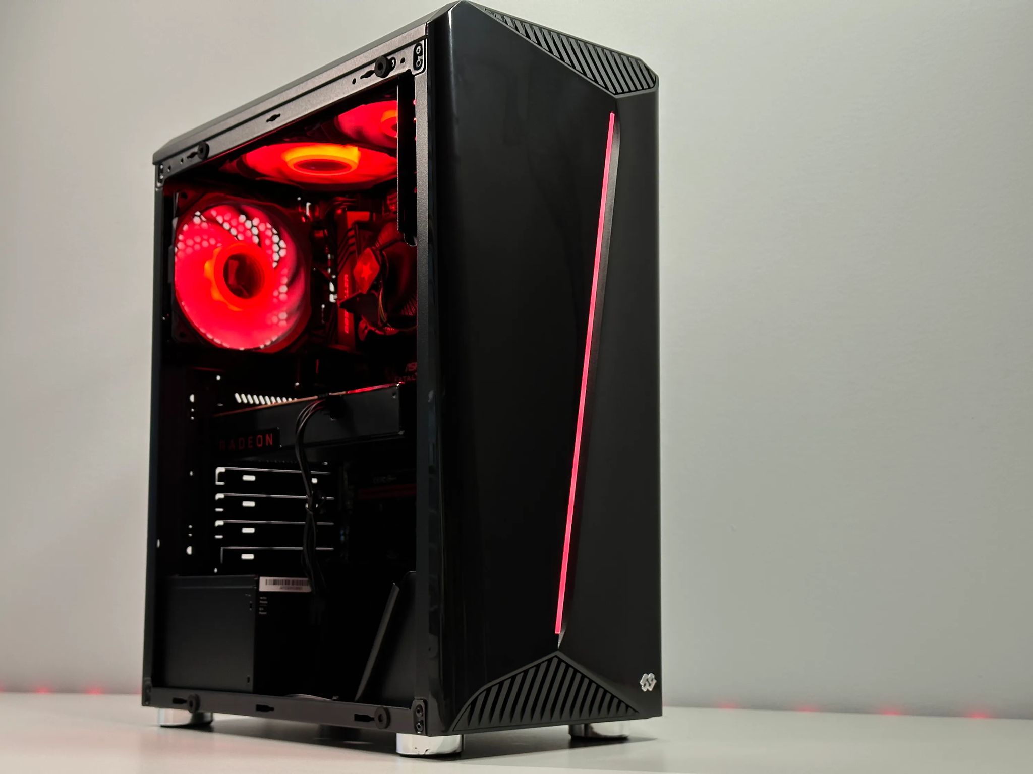 🩸Fatal1ty🩸AMD RX 580🕹️Intel Xeon 1241 V3🕹️16GB  RAM🕹️500GB SSD