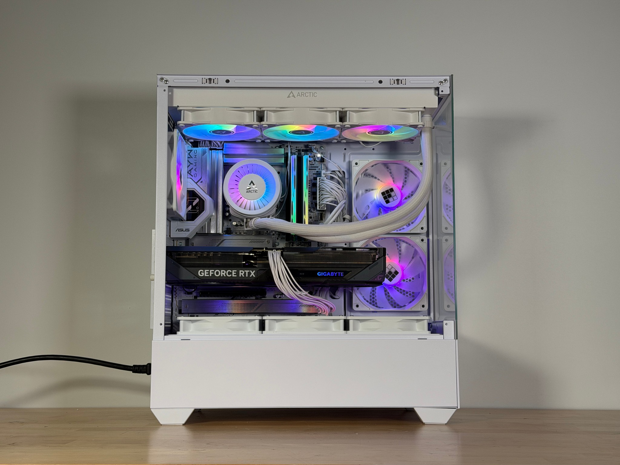 RTX 5070 Intel Core Ultra 7 265k Gaming PC