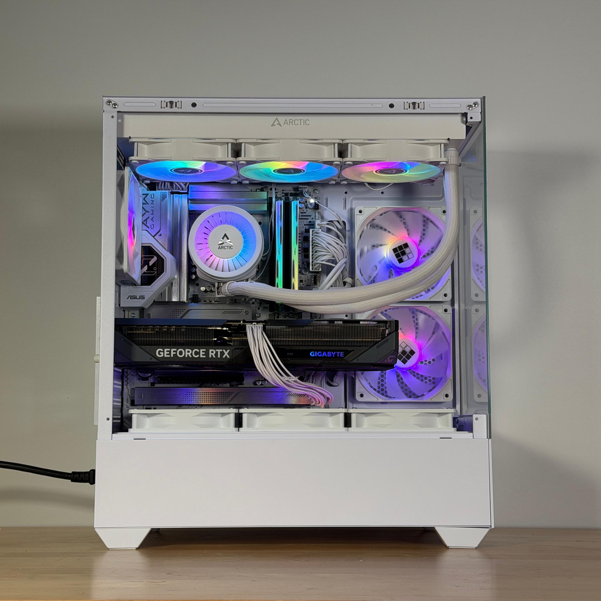 RTX 5070 Intel Core Ultra 7 265k Gaming PC