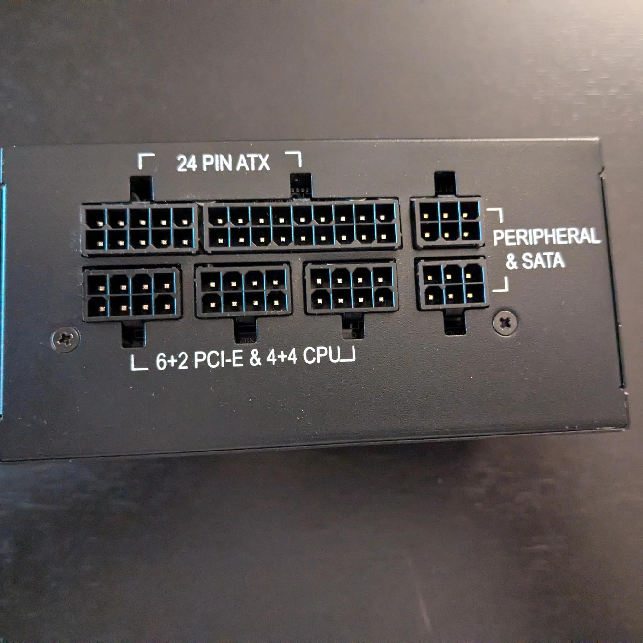 Modular 600-Watt Small Form Factor Power Supply Corsair SF600 80 PLUS® Gold Certified