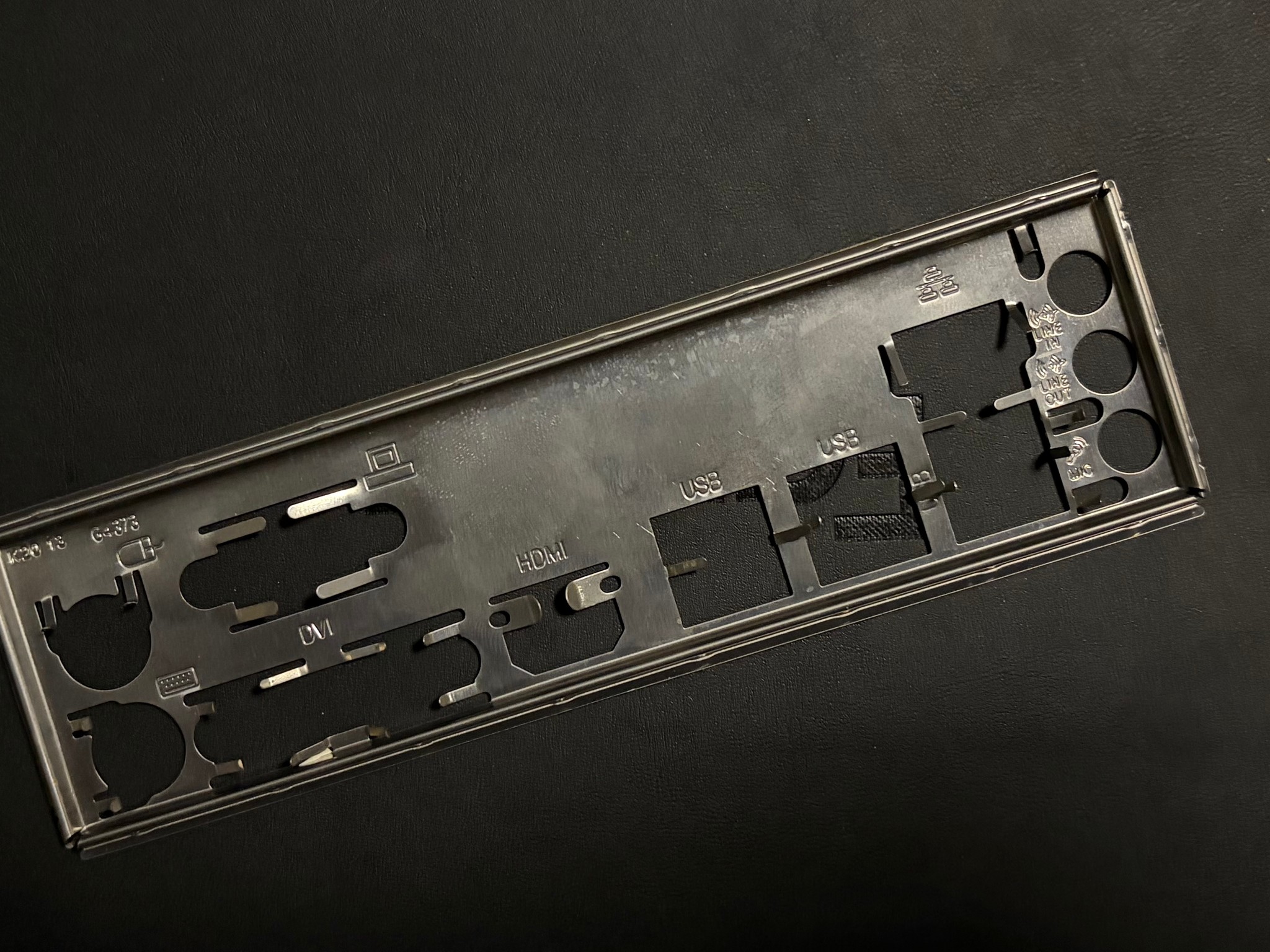 A320, R5 3600, 16gb DDR4, 550w PSU, RX 580, WiFi adapter, heat sink bundle.