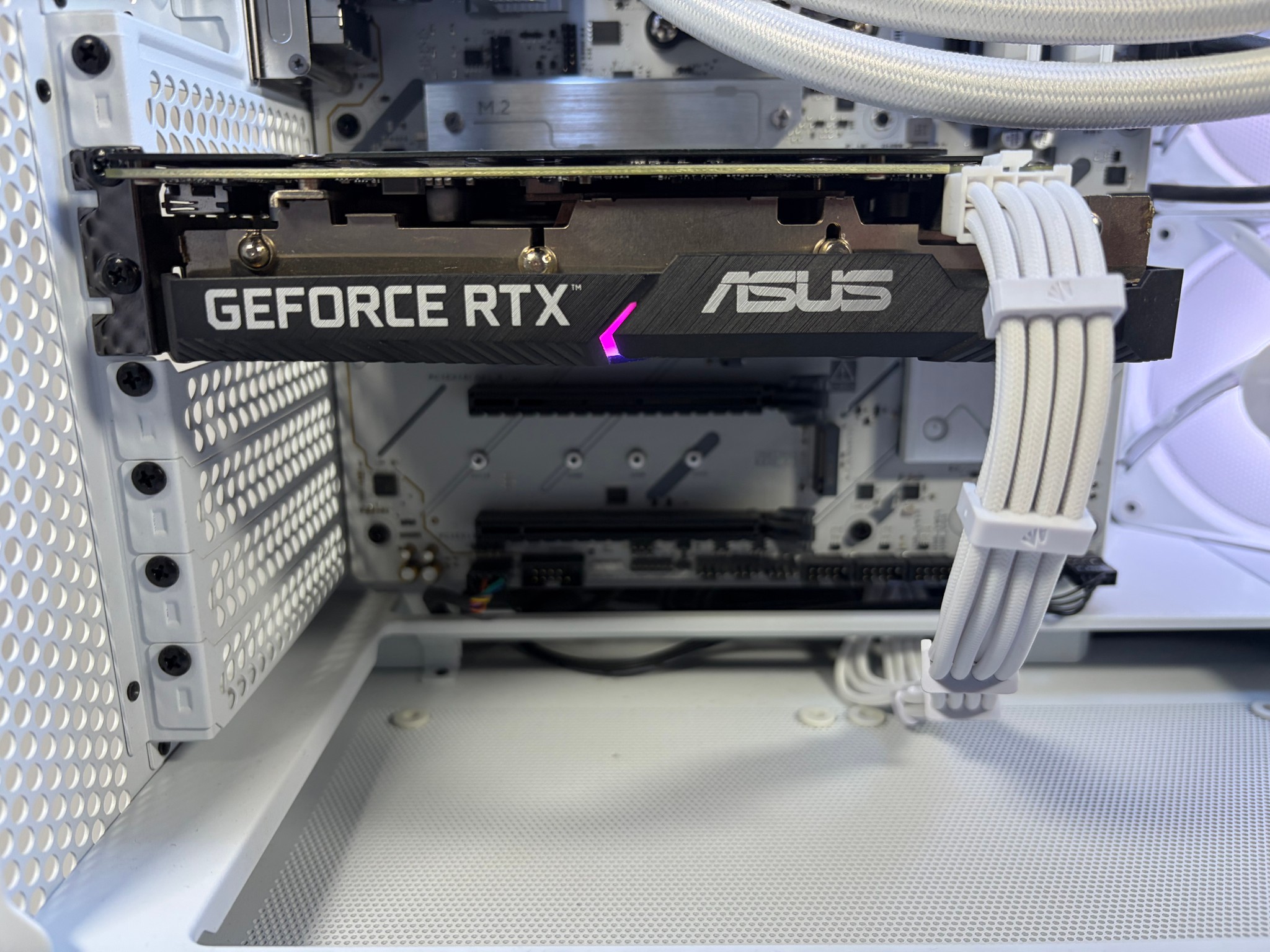 ❄️ Gaming PC | R5 8600G/ RTX 3060 Ti/ 32GB DDR5/ 1Tb Storage/ NZXT H6 White