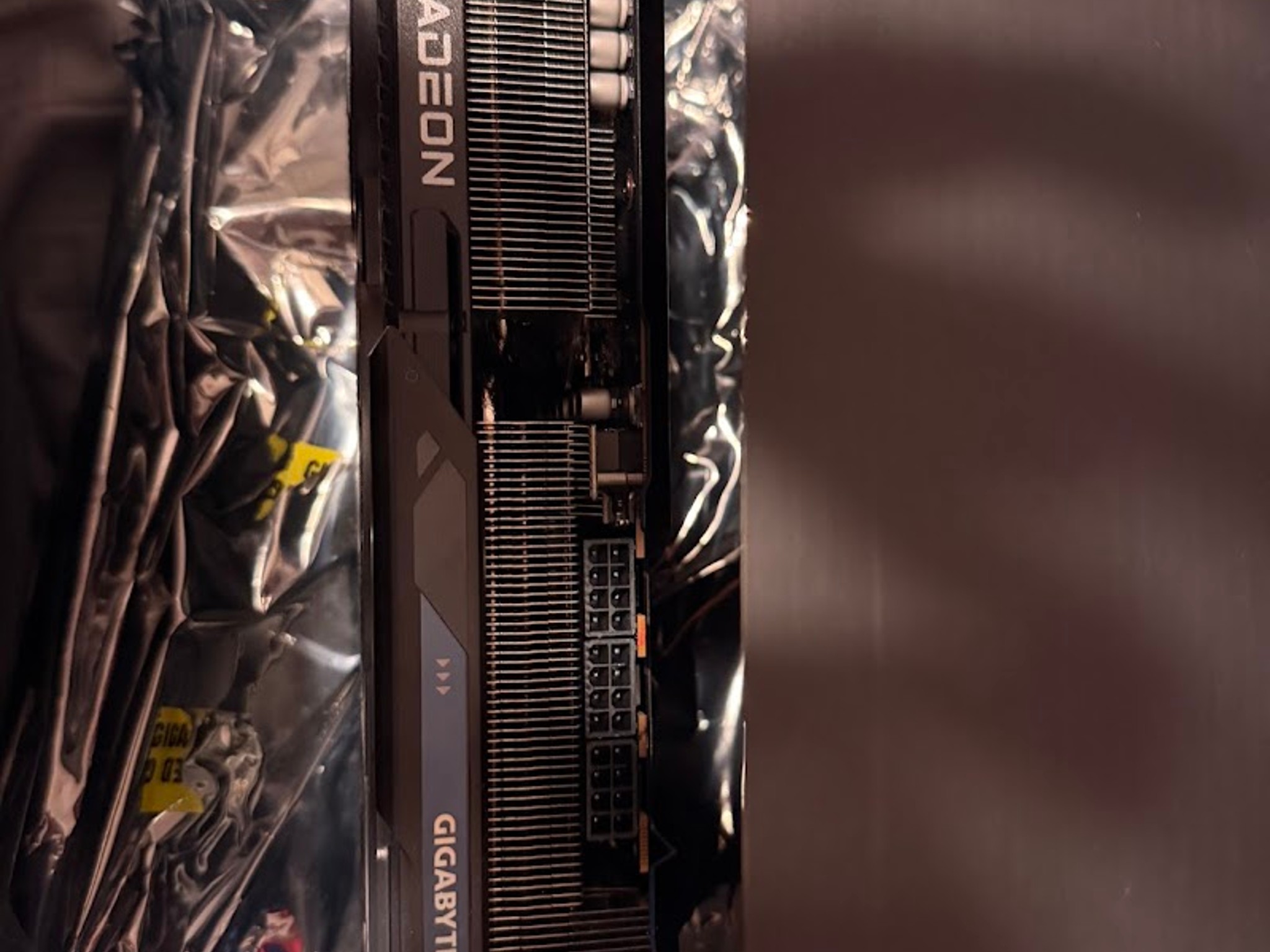 GIGABYTE RX 9070 XT GAMING OC 16G