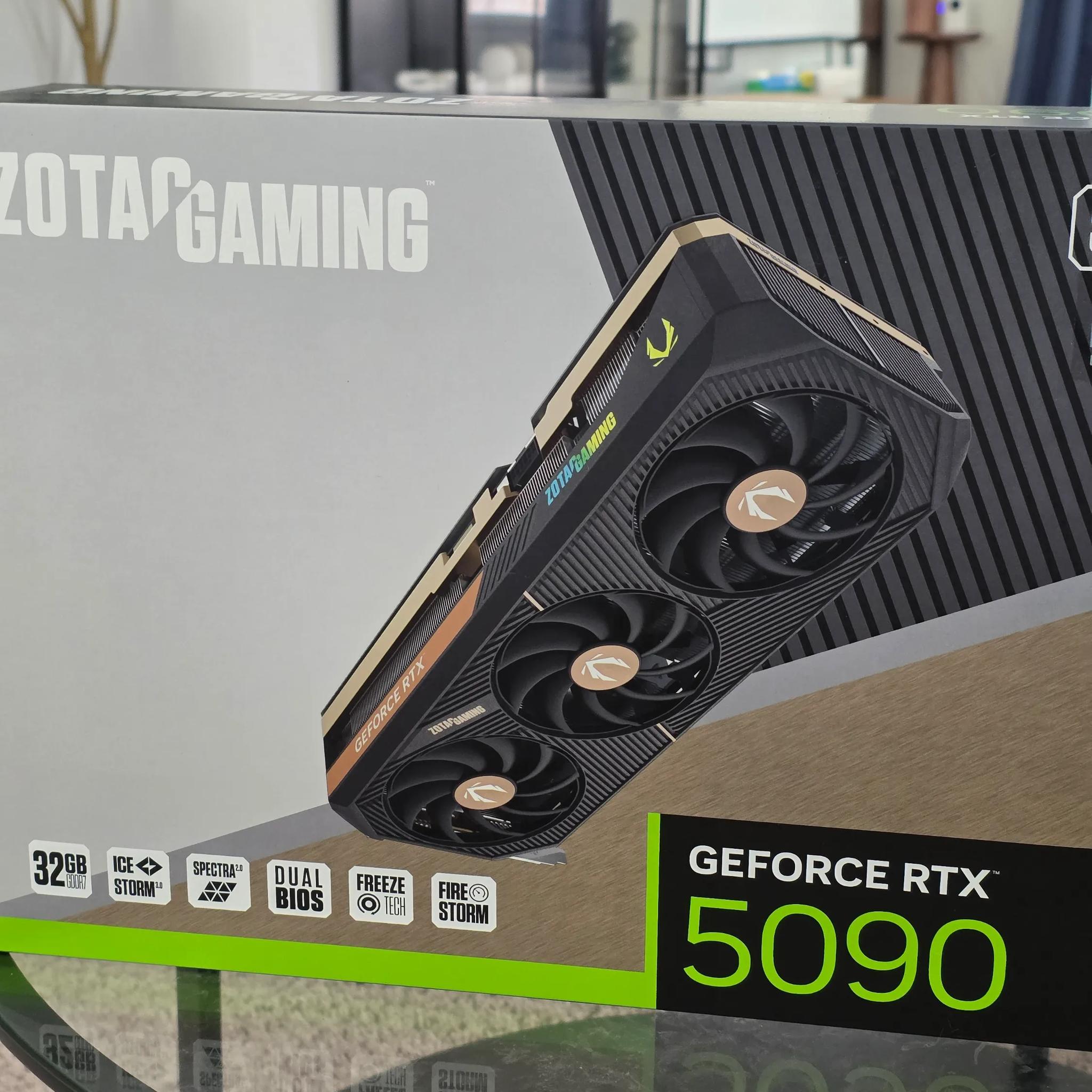 5090 Zotac Gaming Solid OC