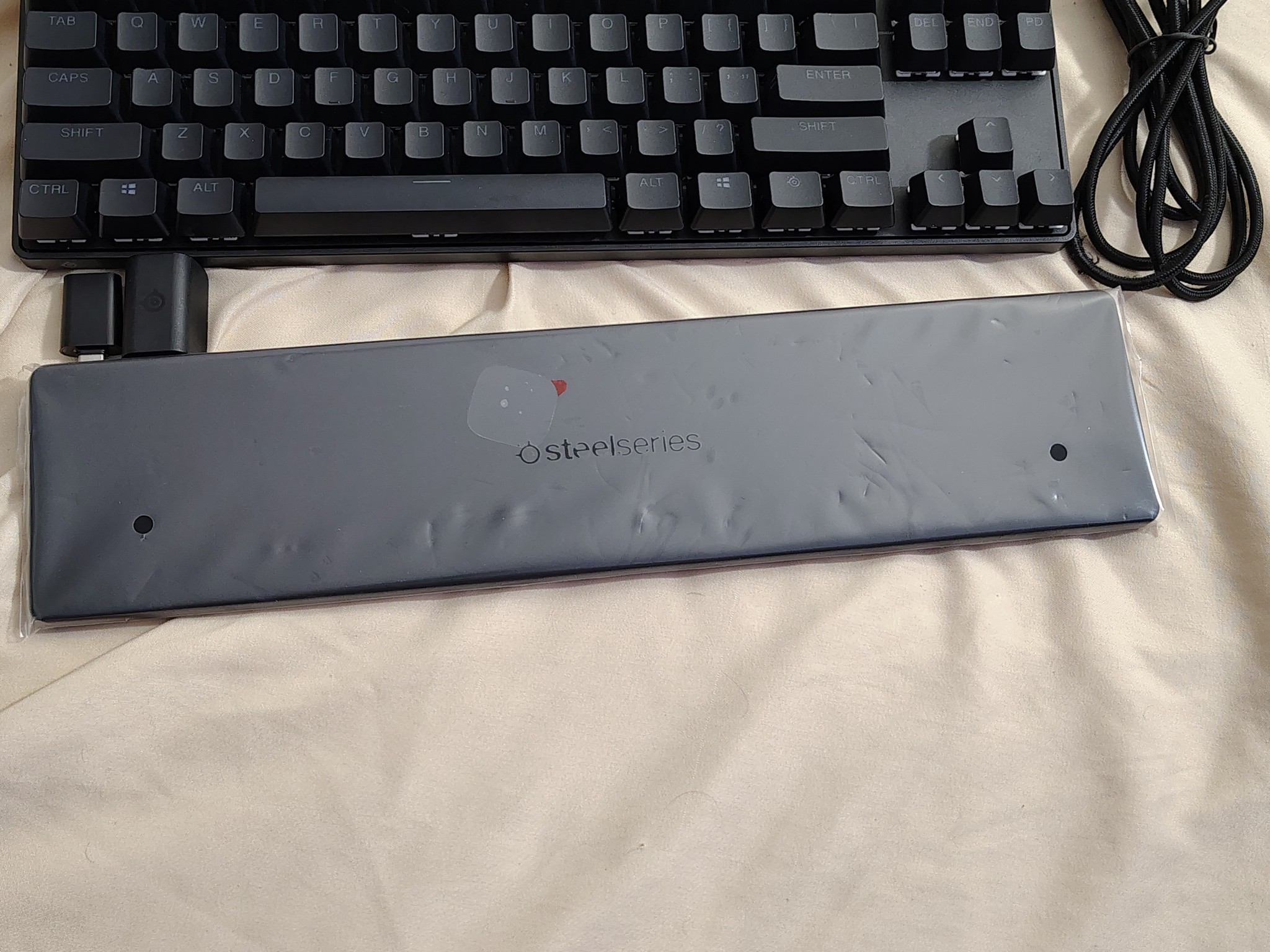 SteelSeries Apex Pro TKL Wireless Gaming Keyboard OmniPoint RGB – Excellent Condition No Box