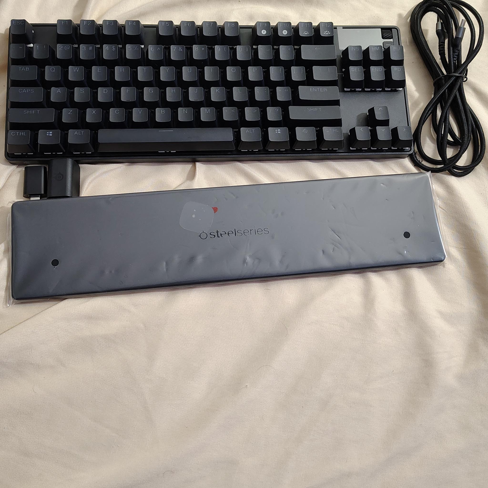 SteelSeries Apex Pro TKL Wireless Gaming Keyboard OmniPoint RGB – Excellent Condition No Box