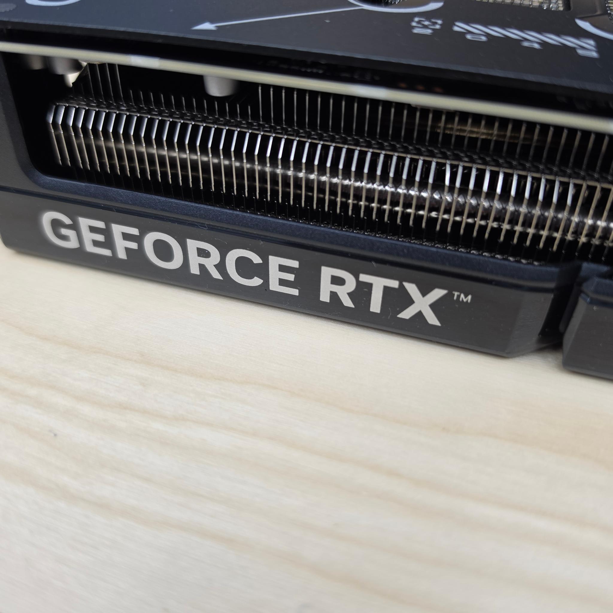 RTX 5070 Asus Dual 12GB