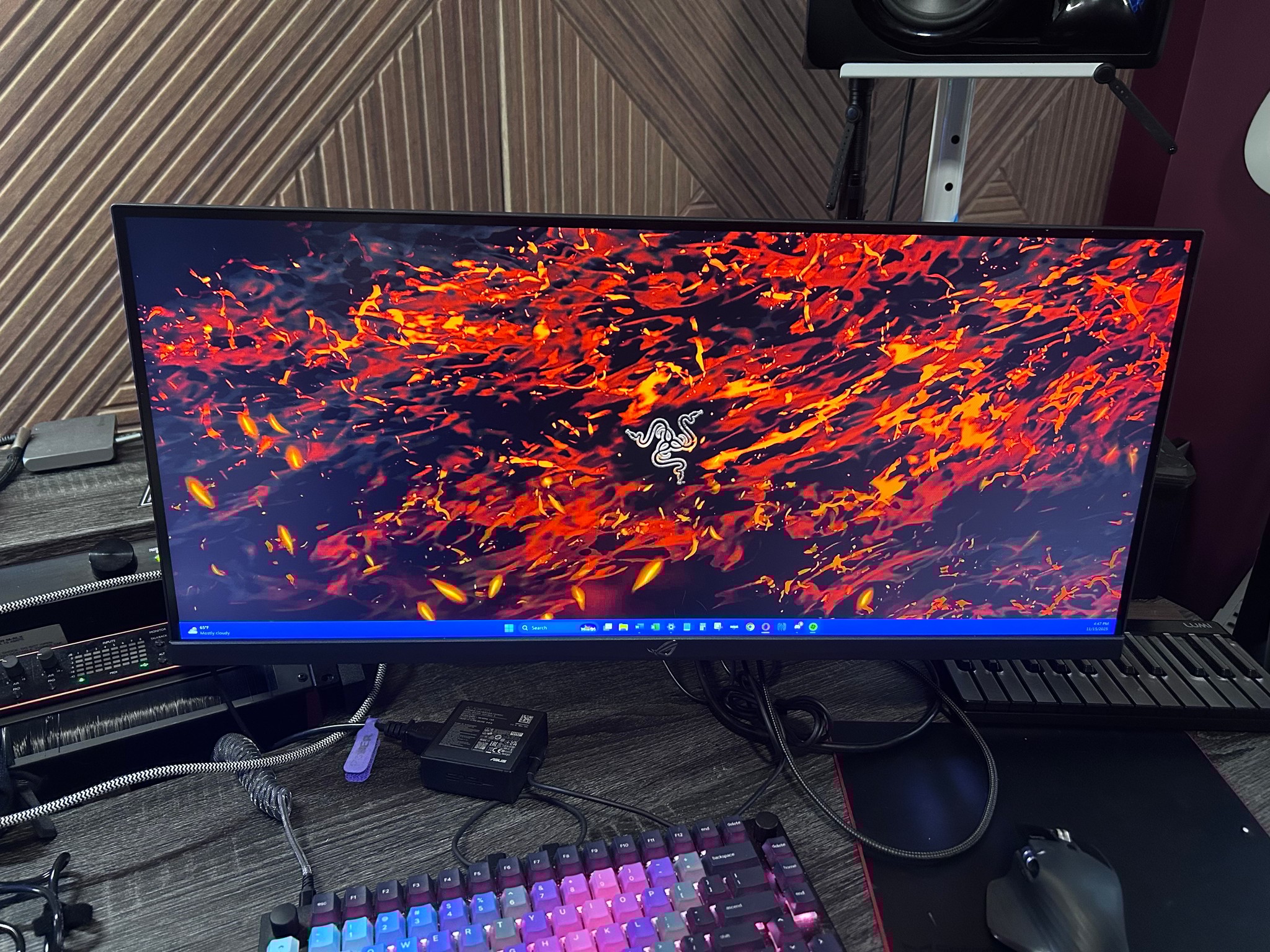 Asus ROG Strix 30” (220hz) (2560x1080) 1ms Gaming Monitor (XG309CM)