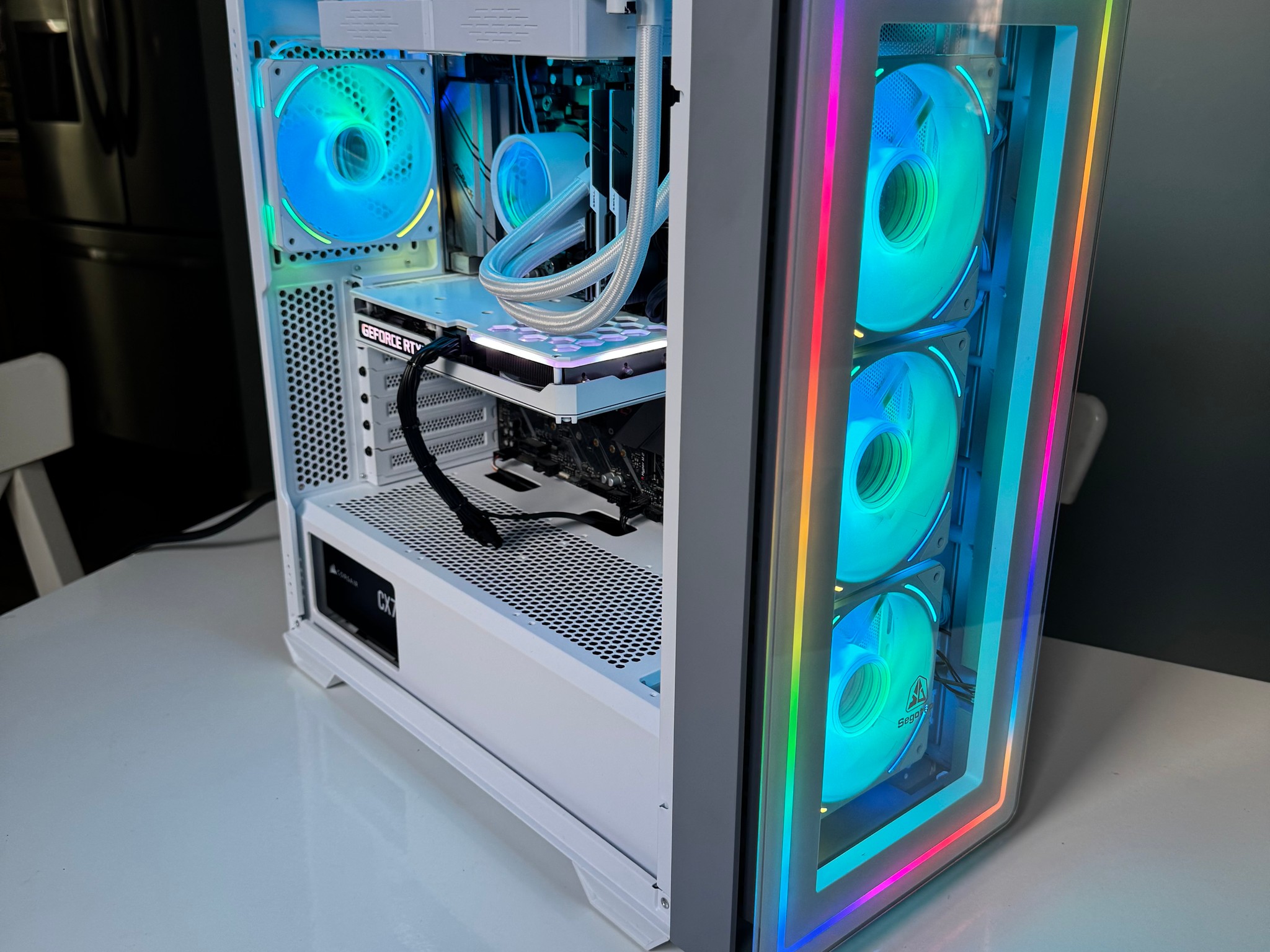 White Phantom | Custom Gaming PC | 3060 TI - R5 3600 - 16GB Ram - 512 SSD