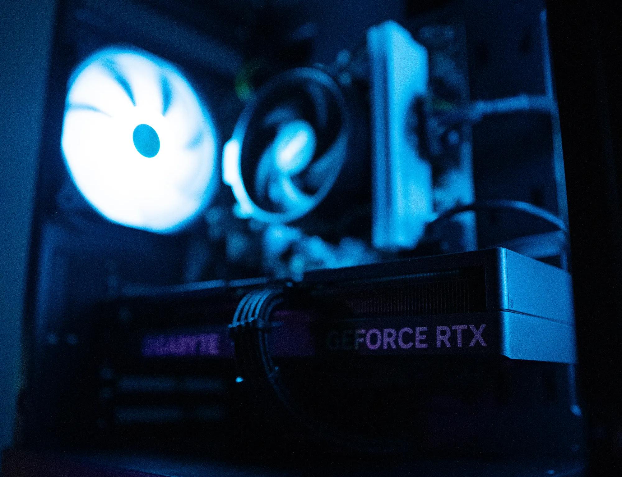 ⛈️❄️ | GIGABYTE RTX 4060 Ti | RYZEN 7 5700X | 32GB DDR4 RAM | 2TB NVME SSD | Arctic Snow 2.0