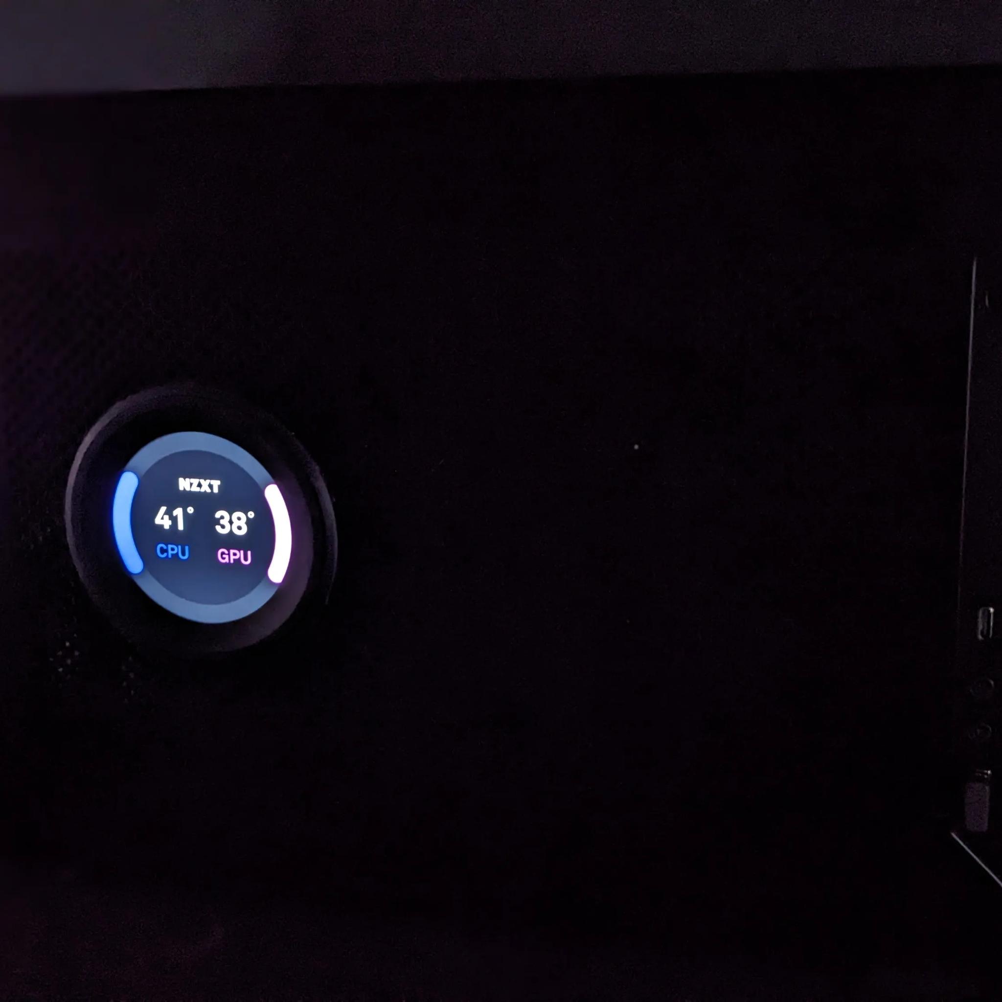 Minimal Black ITX Case With LCD Screen!!! | Ryzen 5 7600 & RTX 4070