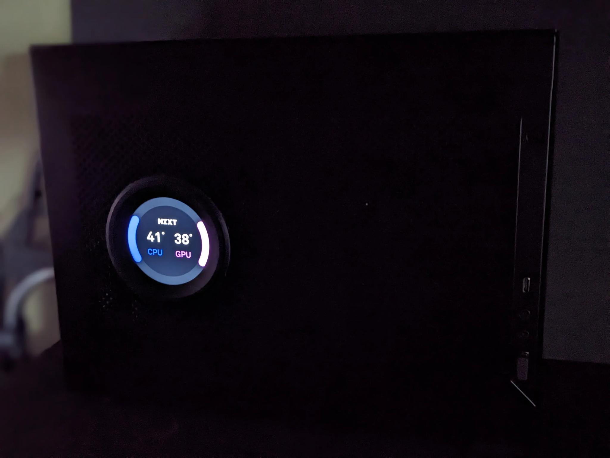 Minimal Black ITX Case With LCD Screen!!! | Ryzen 5 7600 & RTX 4070