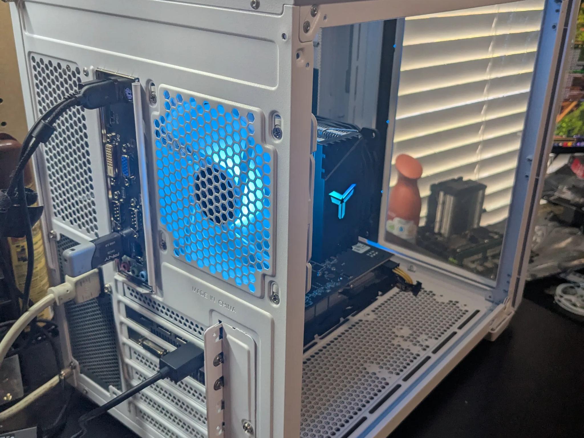 100 FPS Fortnite | 180 Day Warranty | i5-4590 , 16GB RAM, 480GB SSD, RX 470 8GB, RGB, Wifi, Win10