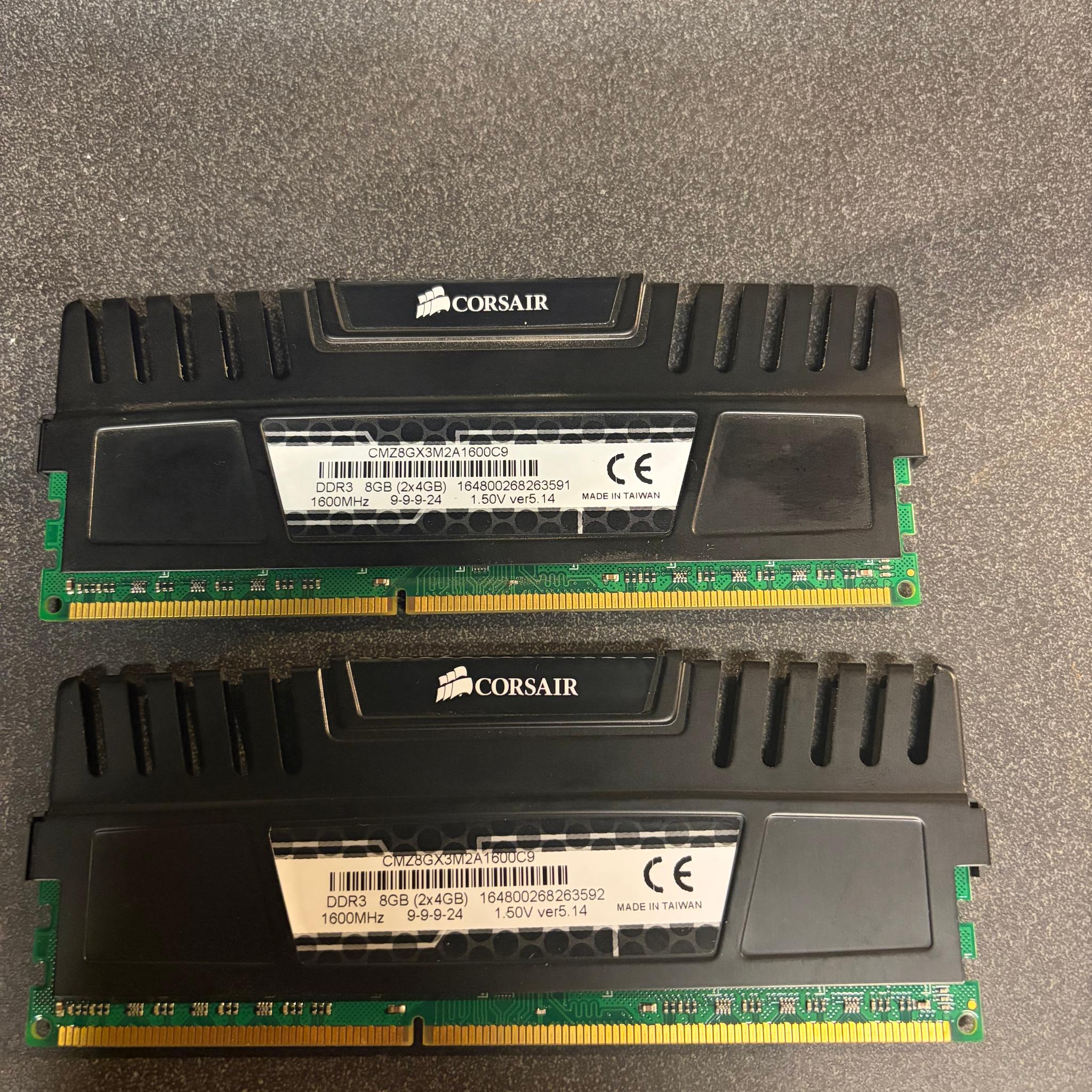 Corsair Vengeance DDR3 8gb RAM kit (2x4GB) 1600MHz 1.50V