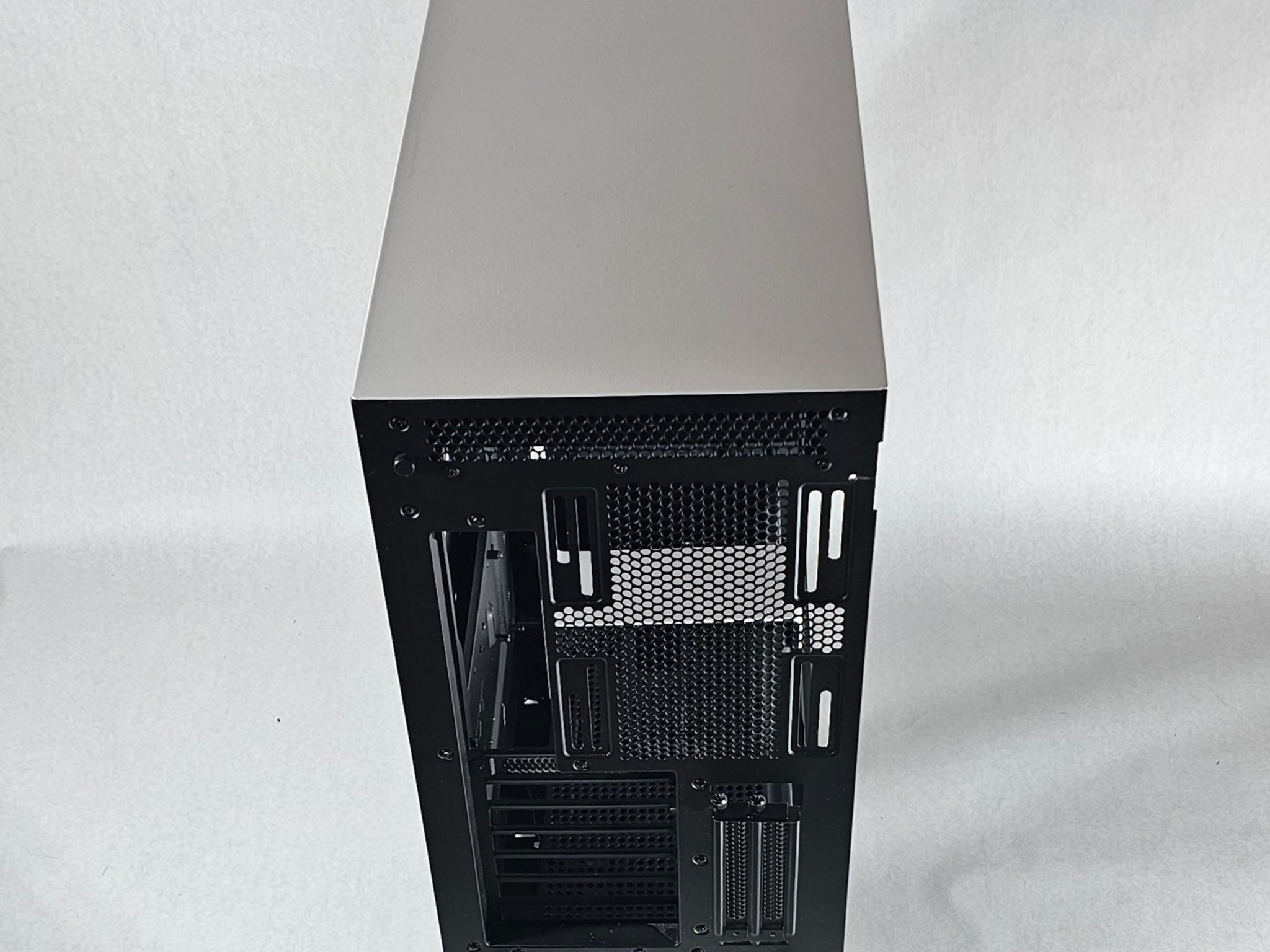 NZXT PC Case with Tempered Glass Side Panel and Front Mesh
