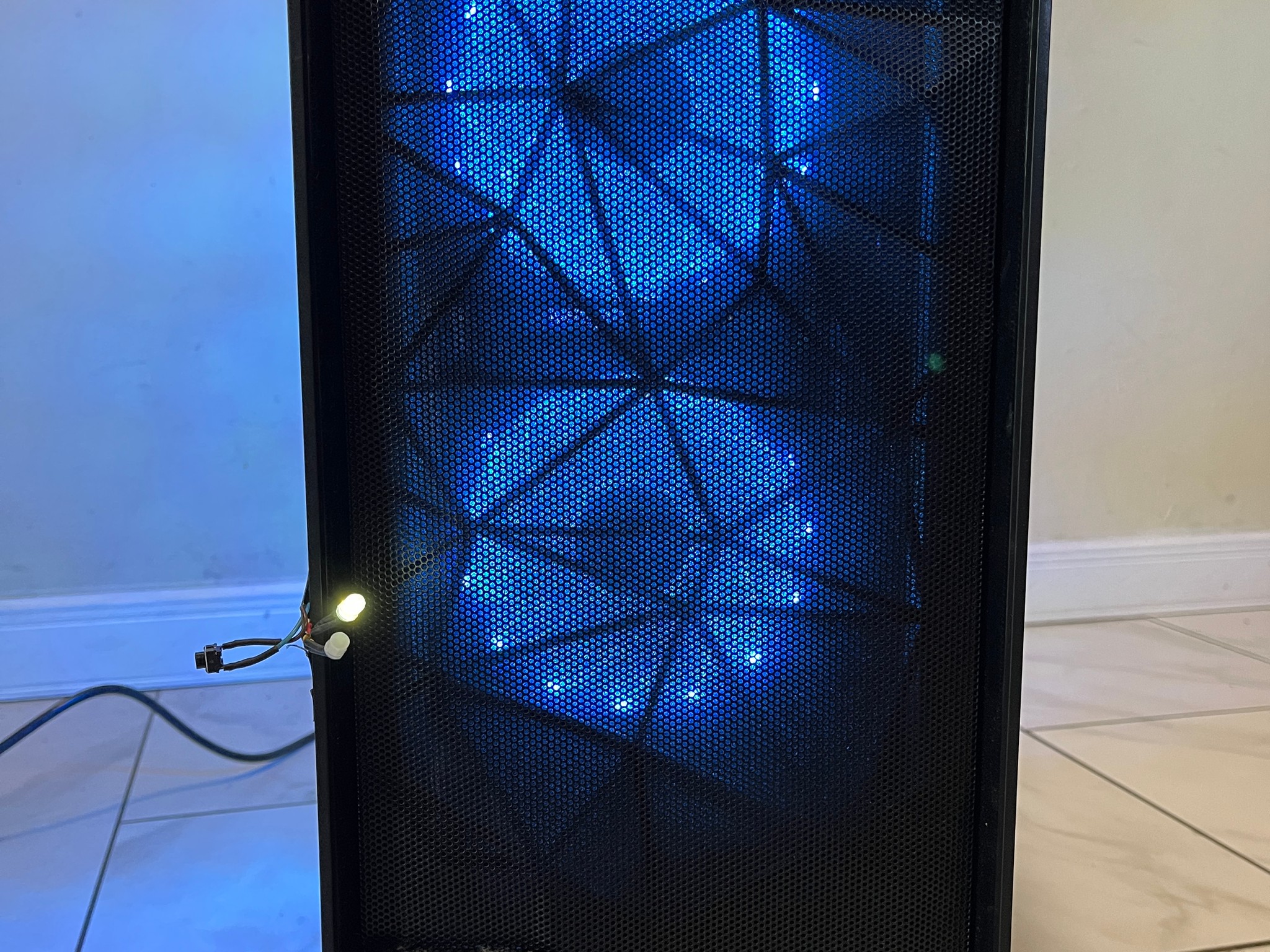 🔥🖥️GTX 1080, Intel i5-4440,500 GB SSD,12 GB RAM, High Performance RGB Gaming PC w/ Remote & Wi-Fi 🖥️