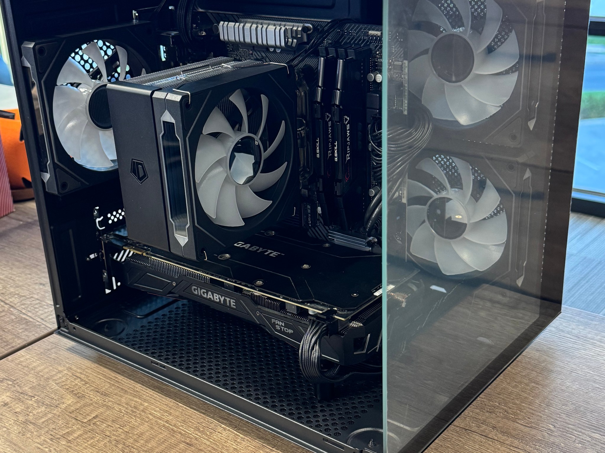 Ryzen 5 3600 - GTX 1070 8GB - 95% New Build