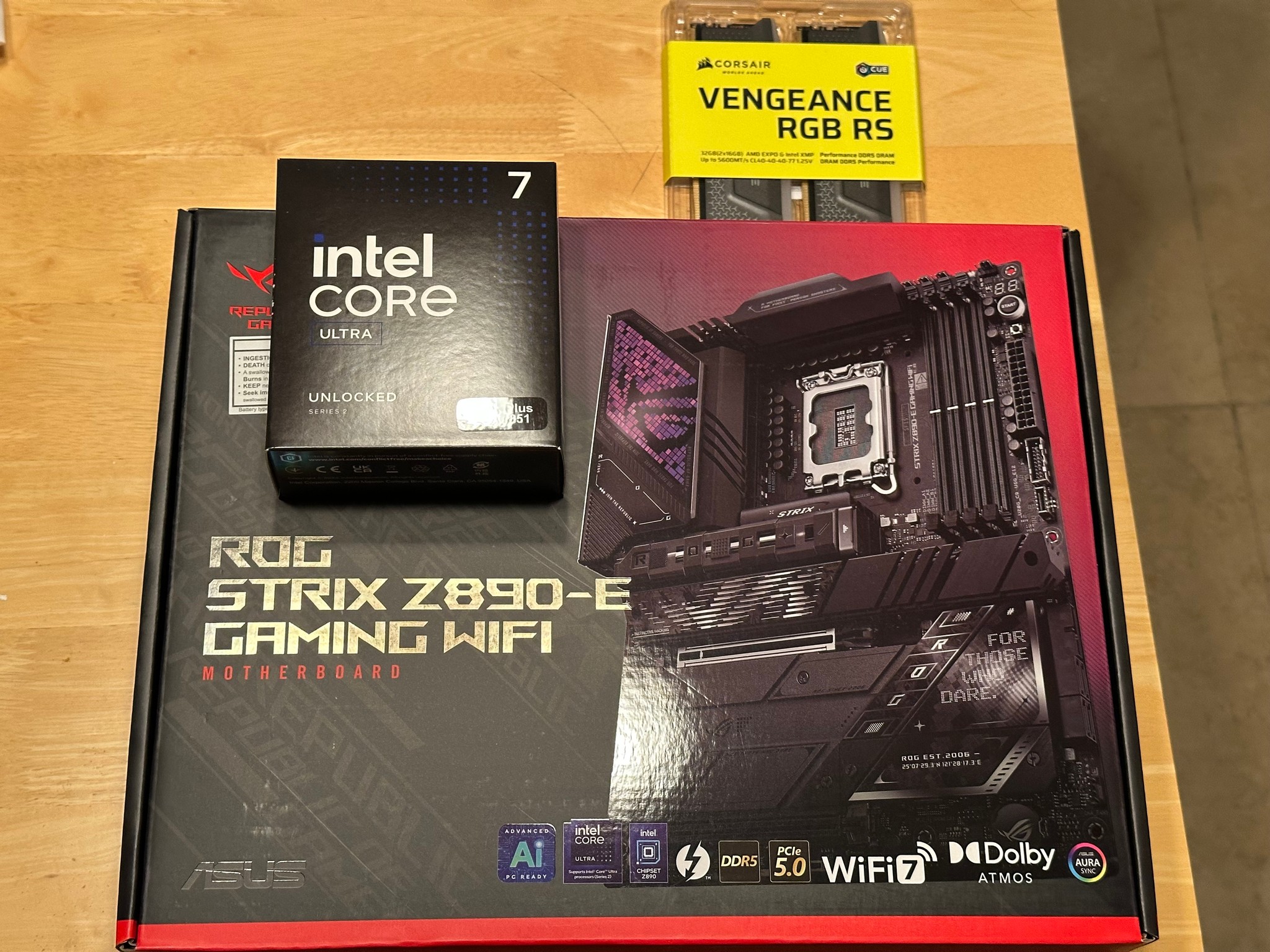 BNIB Intel Core 7 Ultra 270K Plus/Asus Strix Z890-E Gaming Wifi/Corsair Vengeance 32 GB 5600Mhz C40