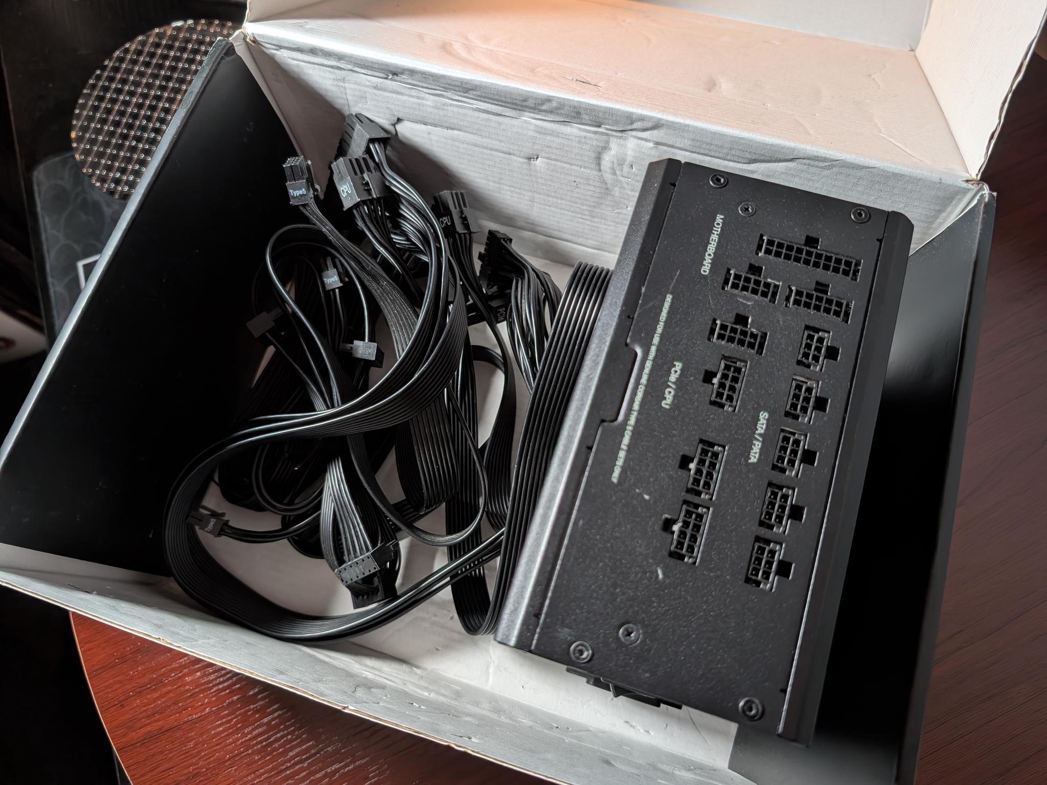 CORSAIR RM850x SHIFT Power Supply