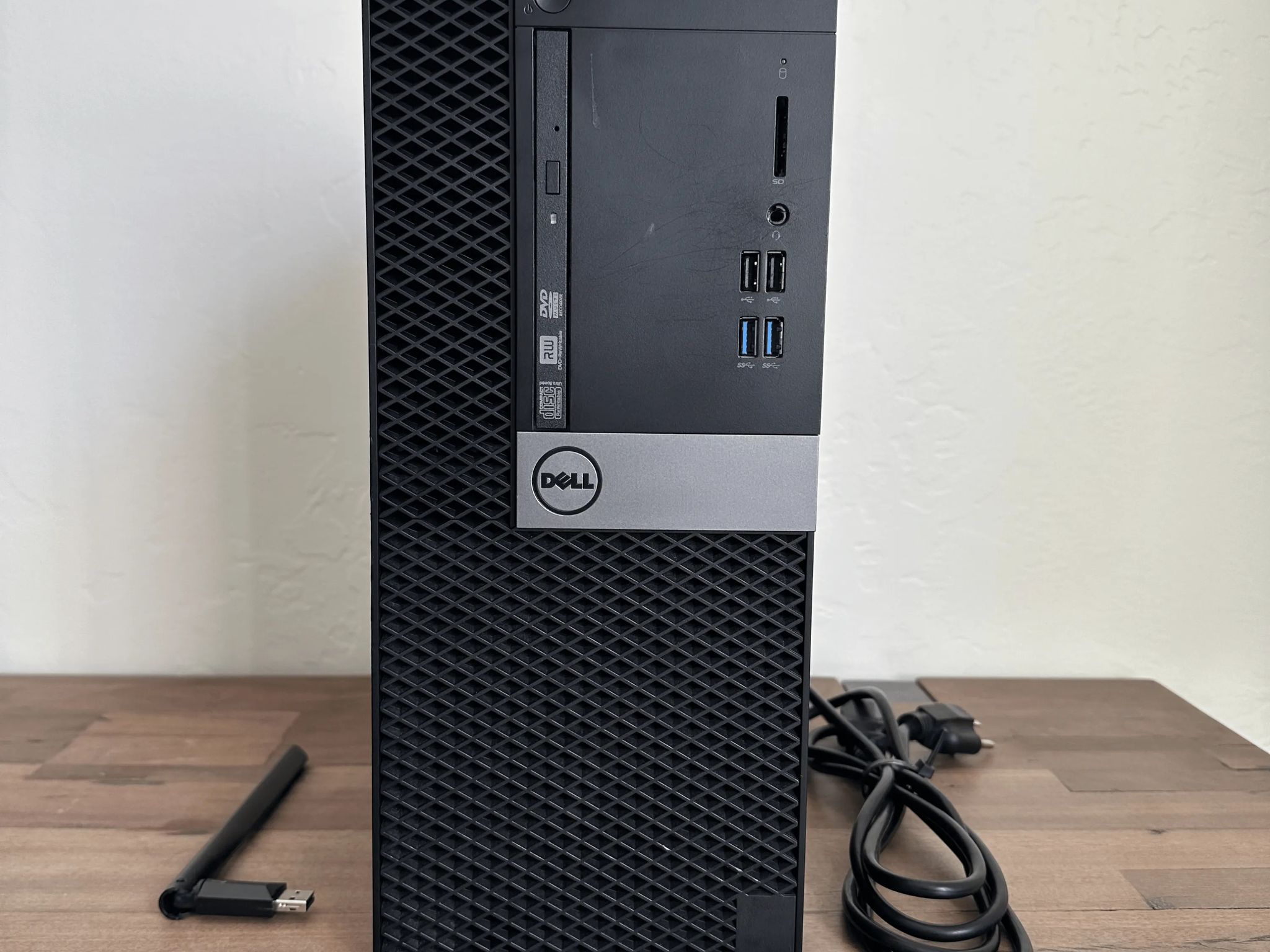 Dell Gaming PC | RX 560 4GB | i7-6700 | 512GB SSD | 16GB RAM | Windows 10 Pro | WiFi
