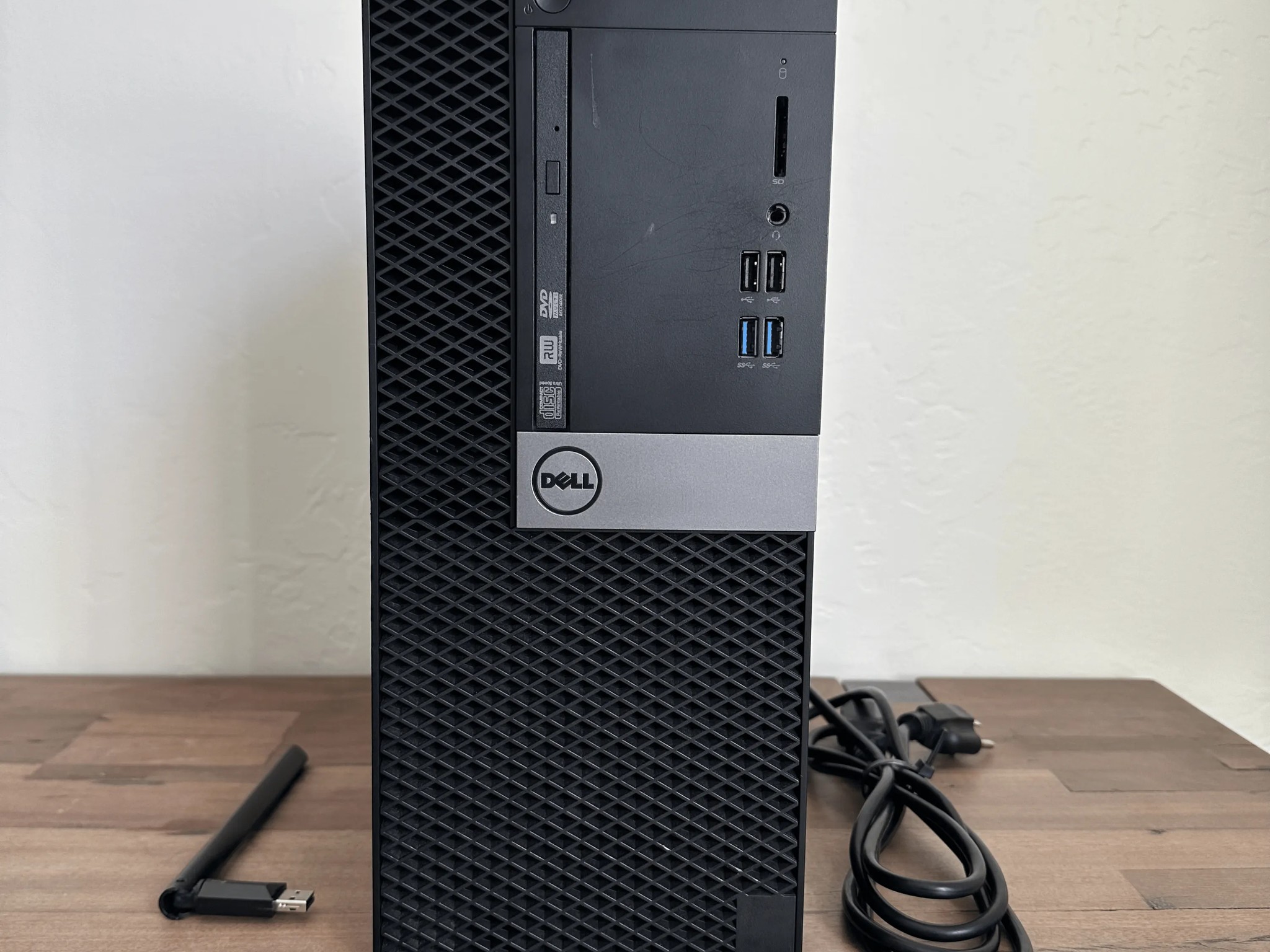 Dell Gaming PC | RX 560 4GB | i7-6700 | 512GB SSD | 16GB RAM | Windows 10 Pro | WiFi