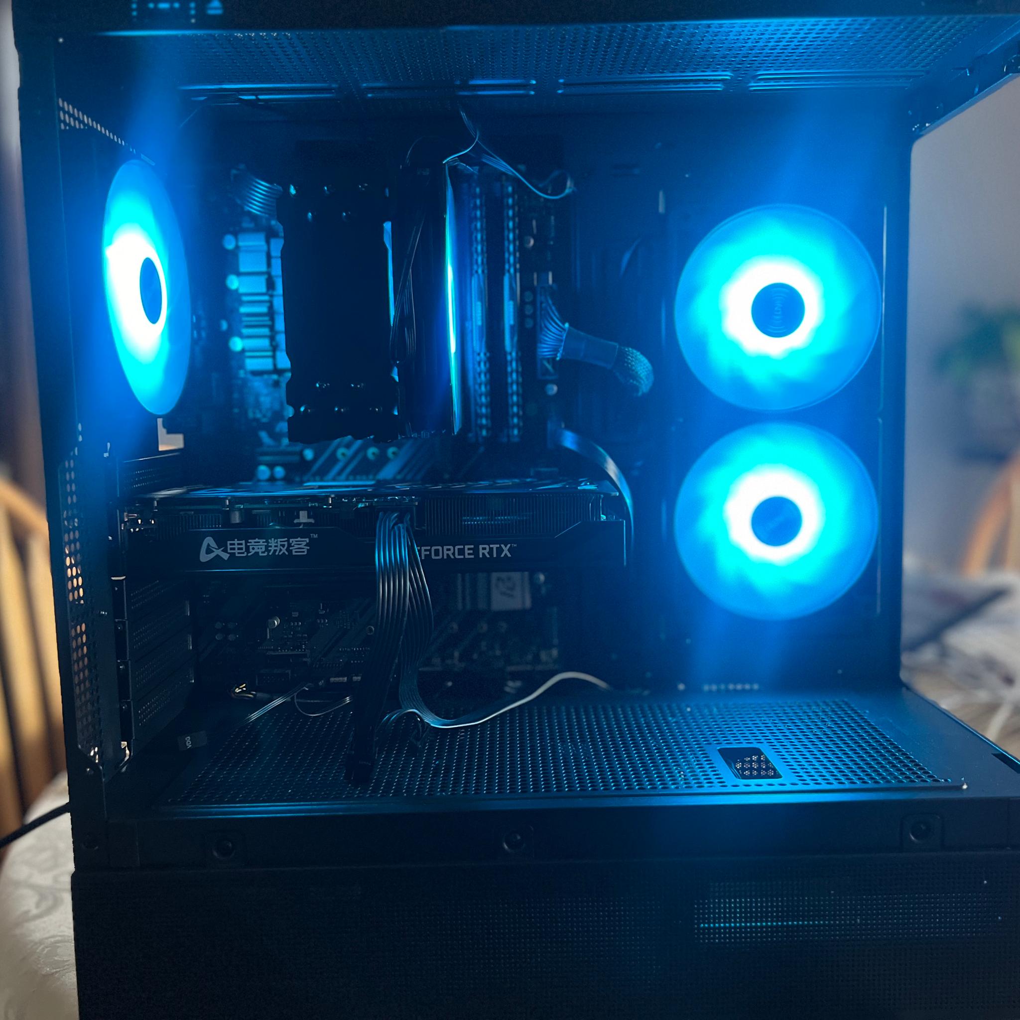 Intel i7 9700K RTX 3060 TI | 32GB RAM  |1TB NVMe SSD Win10 PRO