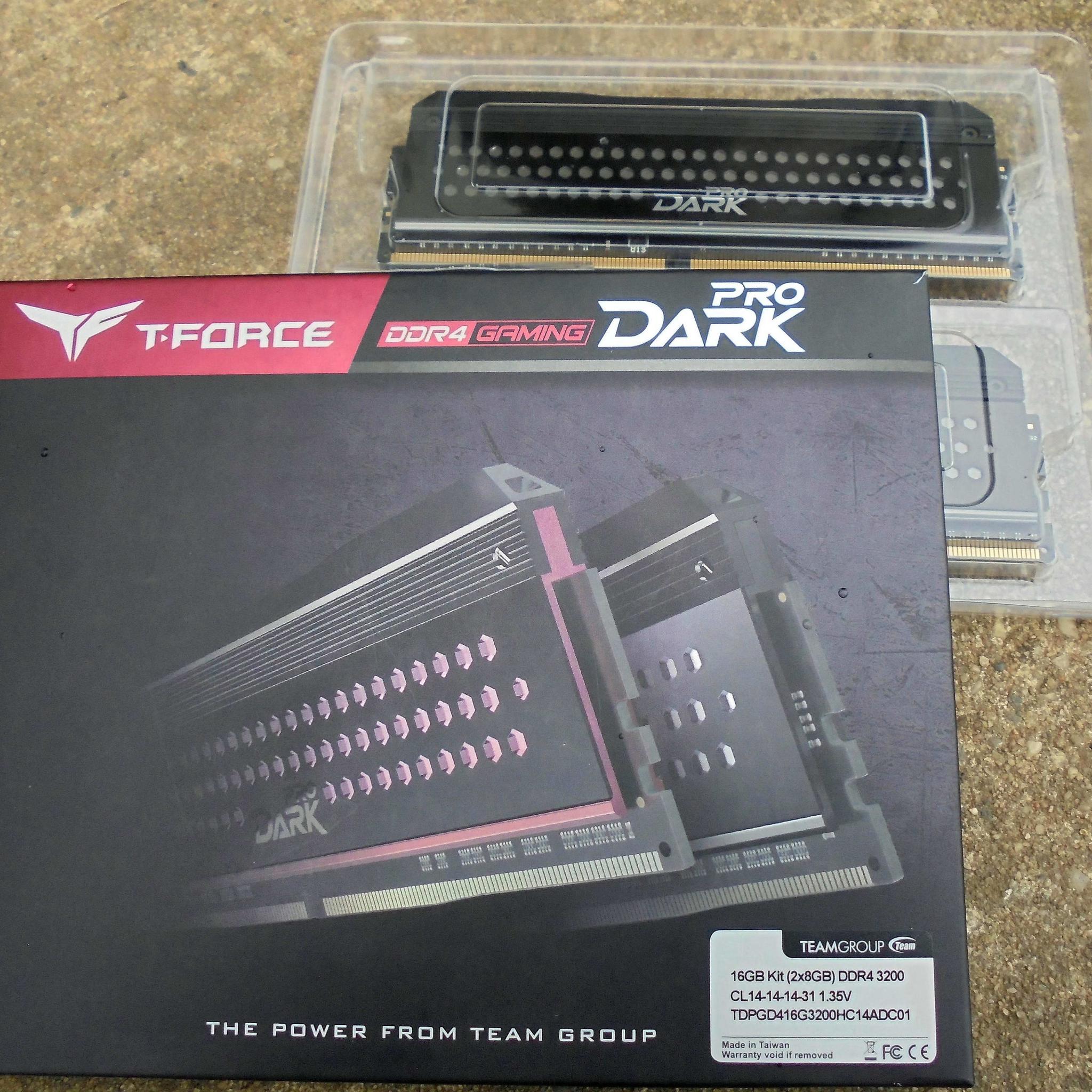 Team Group T-Force Dark Pro Gaming 16GB (2x8GB) DDR4 3200 CL14