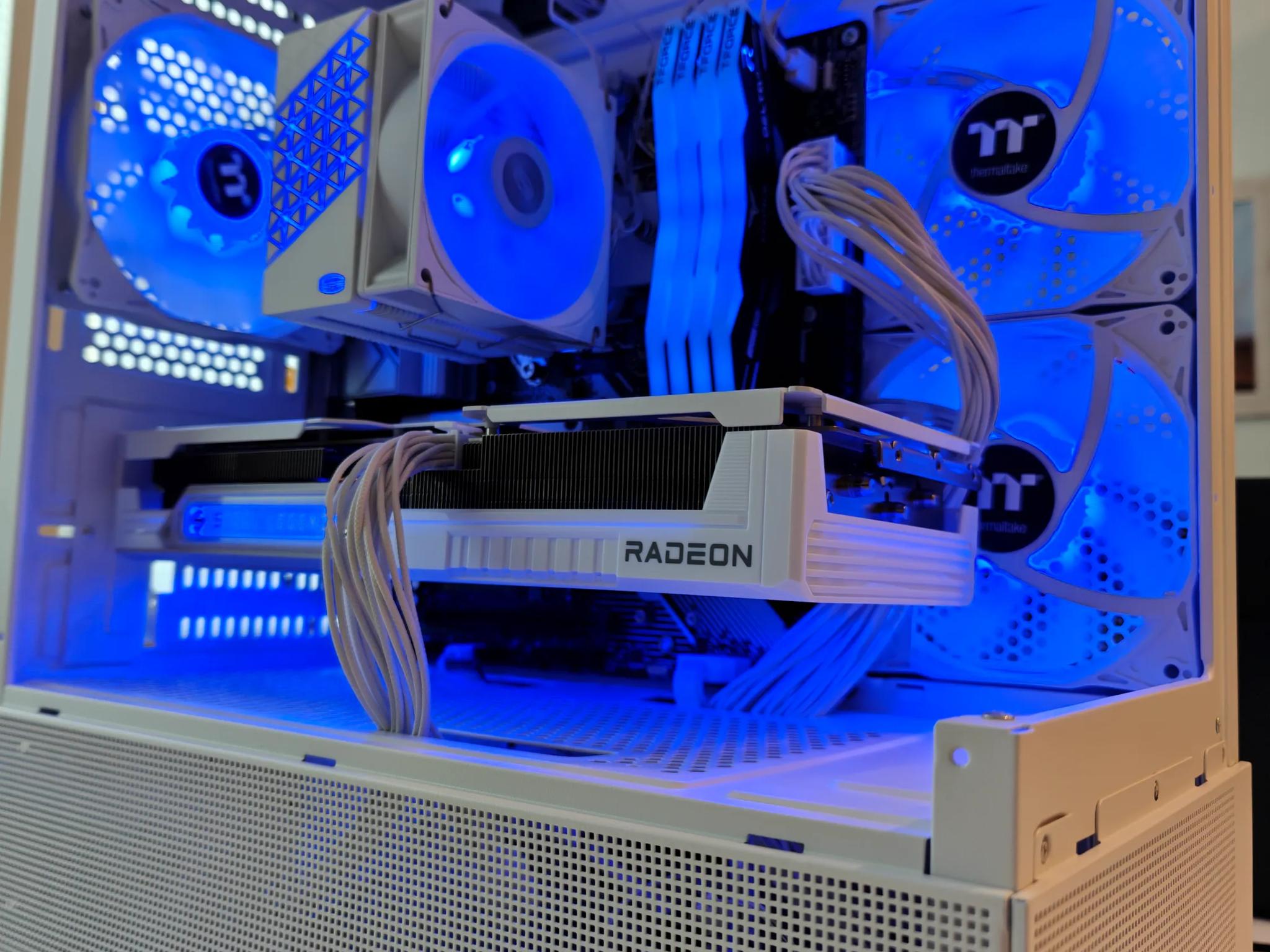 1440P - White PC - AMD Radeon RX 9060 XT 16GB - AMD Ryzen 9600X - 32GB DDR5 RAM - 1TB SSD