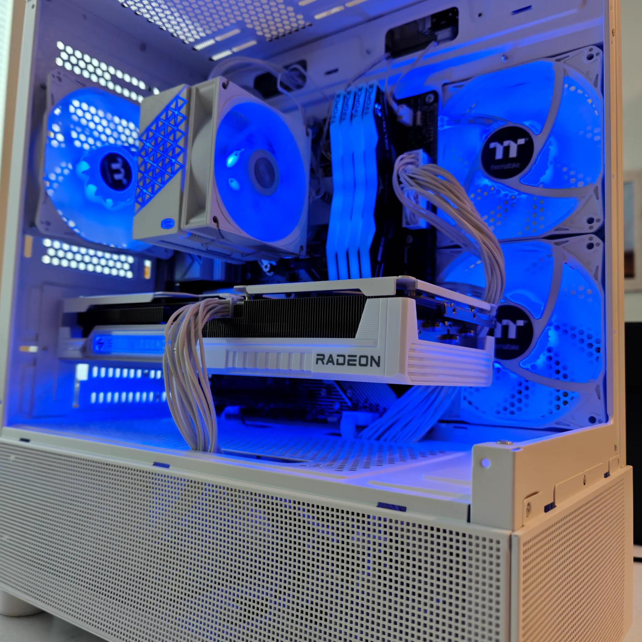 1440P - White PC - AMD Radeon RX 9060 XT 16GB - AMD Ryzen 9600X - 32GB DDR5 RAM - 1TB SSD
